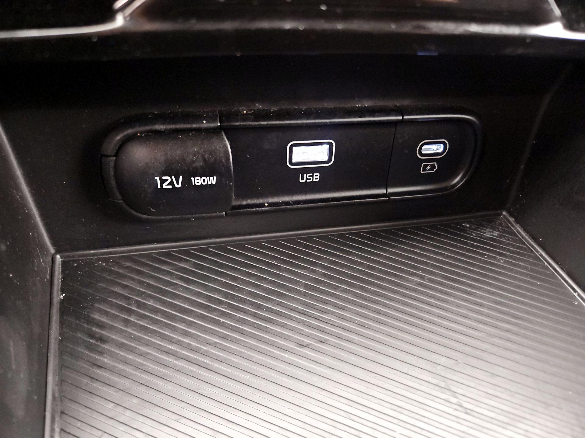 Thumbnail: 2023 Kia Sportage - 18