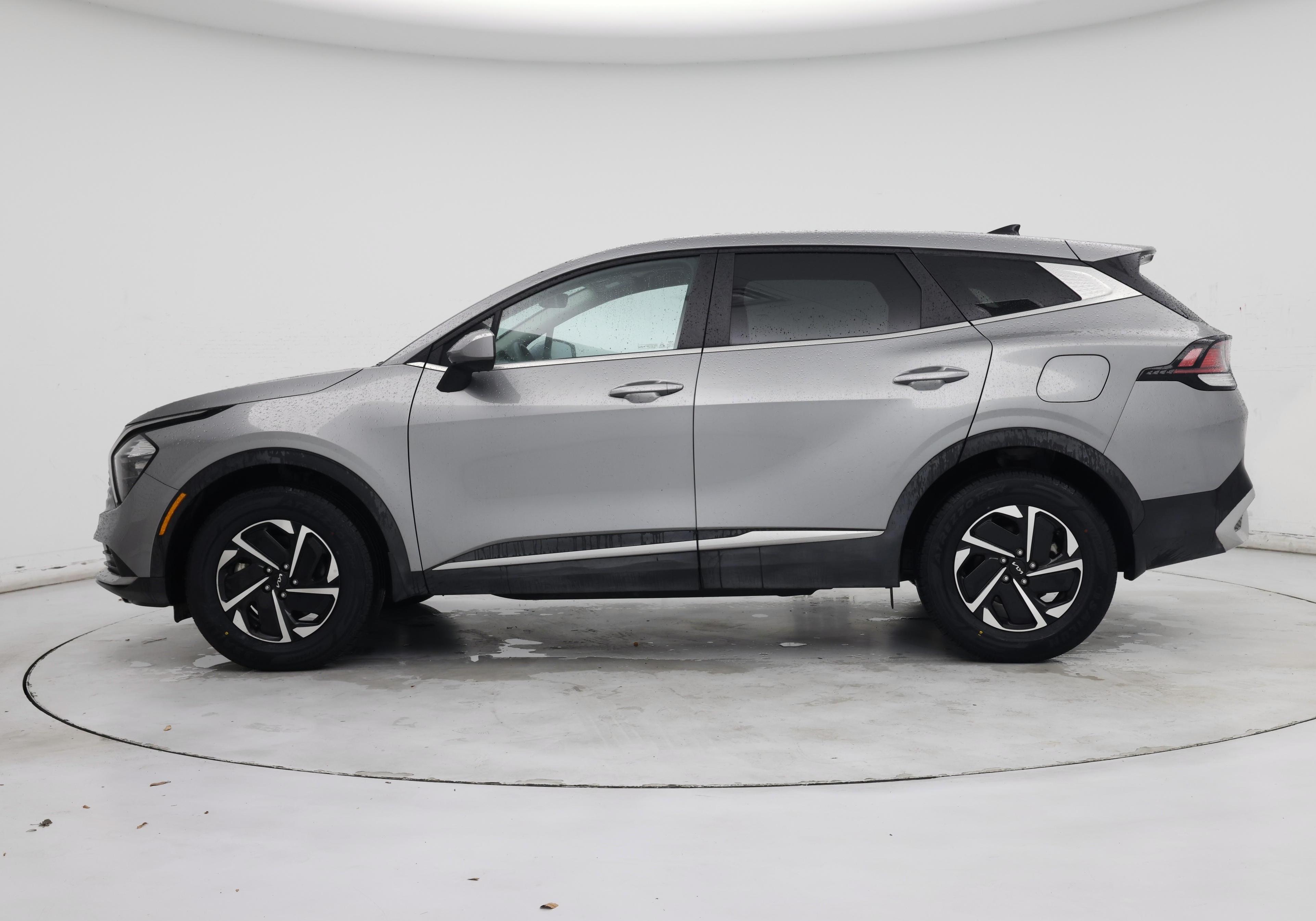 Thumbnail: 2023 Kia Sportage - 3