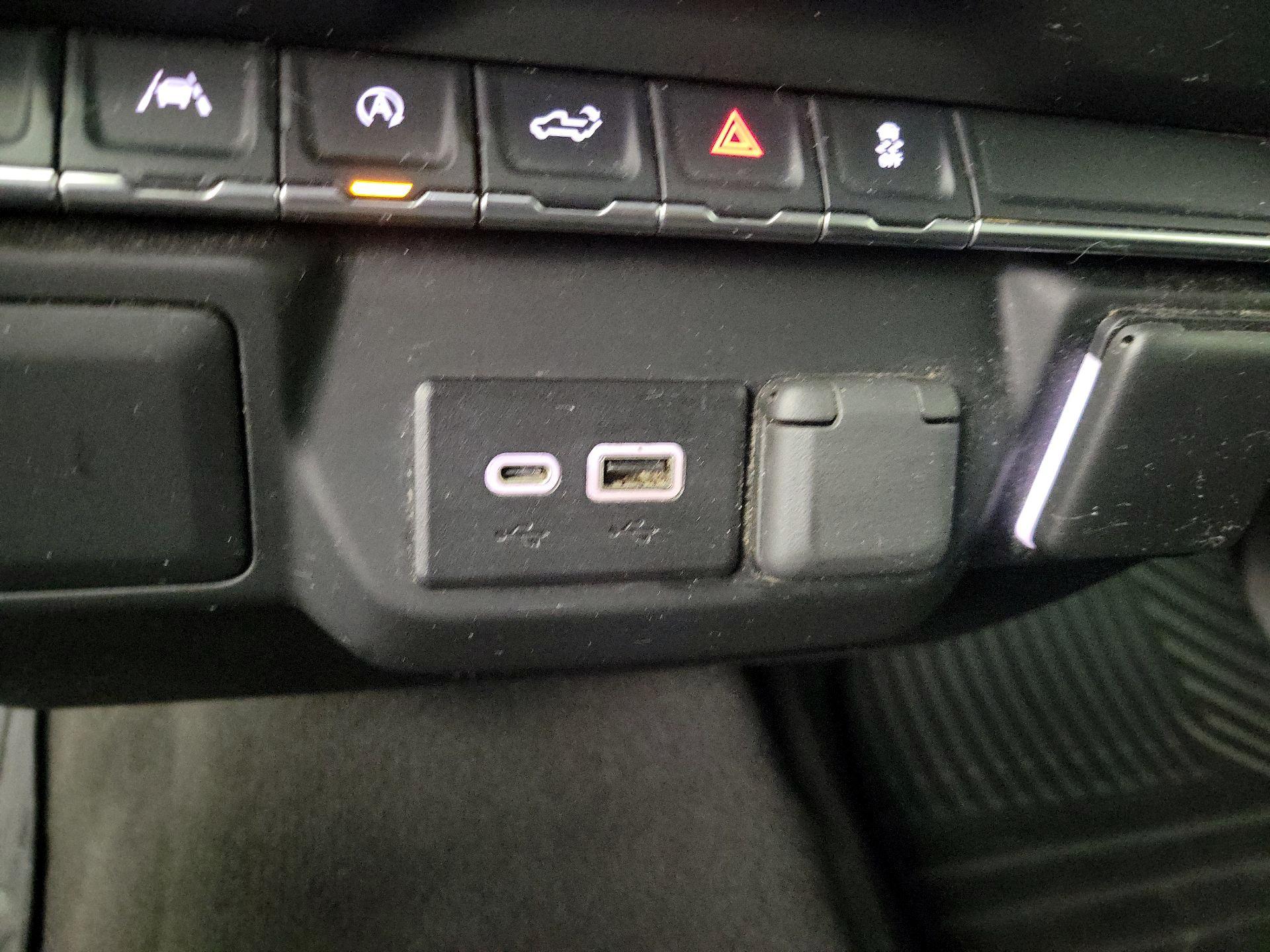 Thumbnail: 2022 Chevrolet Silverado 1500 - 18