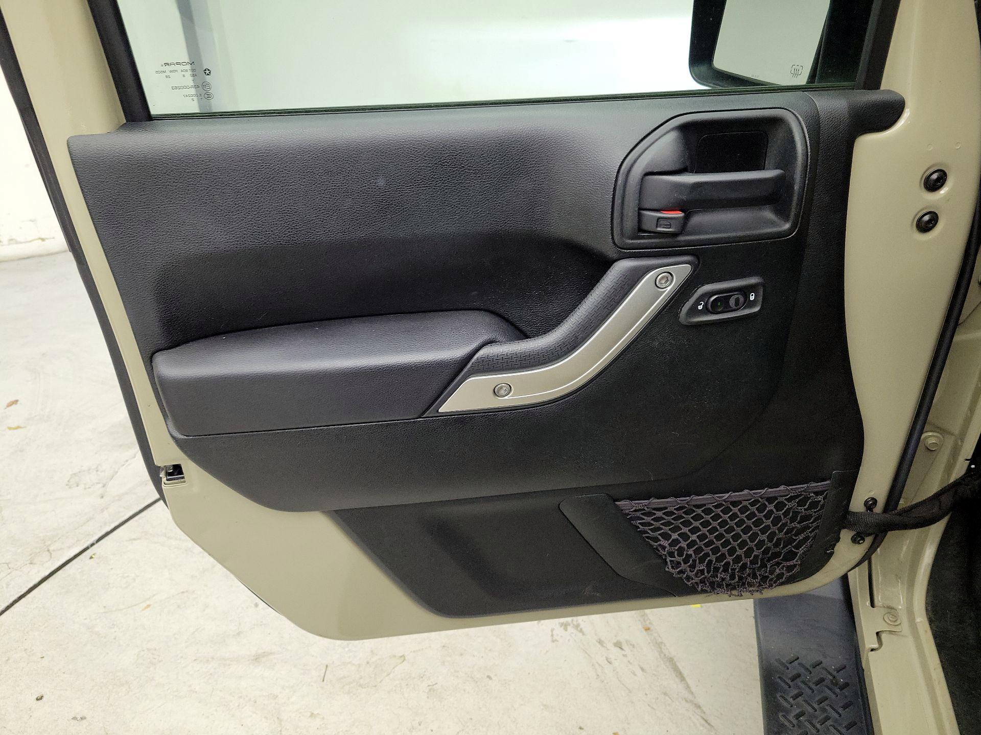 Thumbnail: 2018 Jeep Wrangler - 12