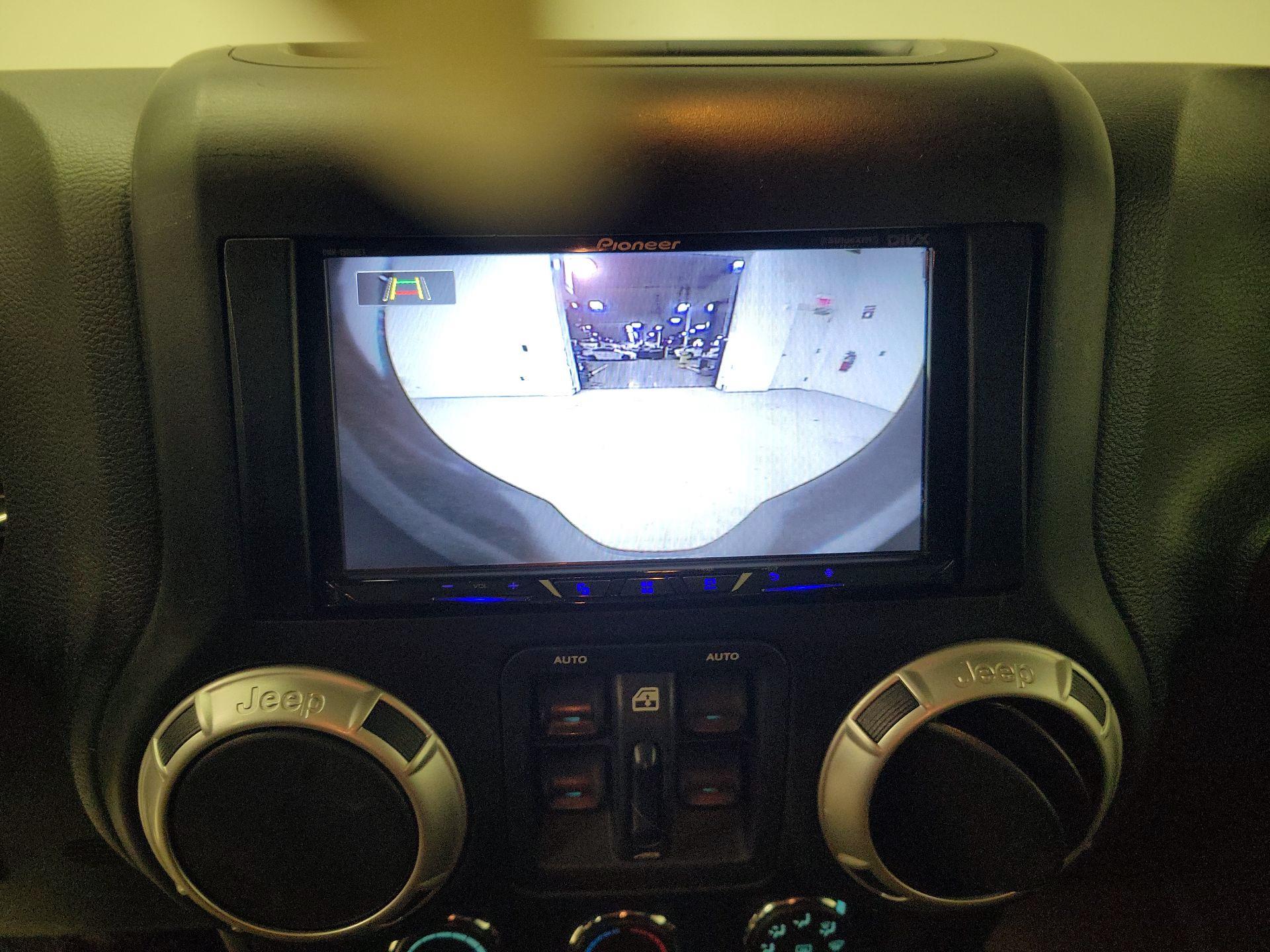 Thumbnail: 2018 Jeep Wrangler - 13