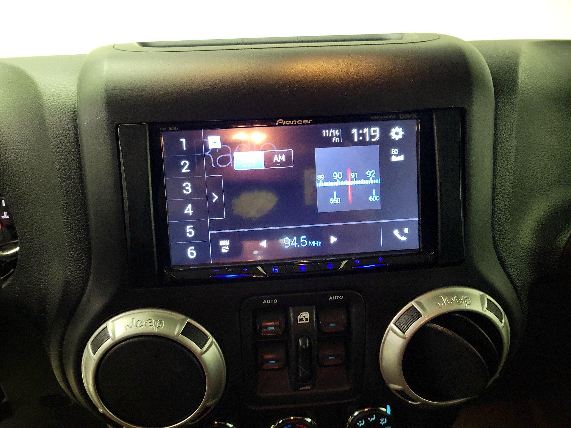 Thumbnail: 2018 Jeep Wrangler - 14