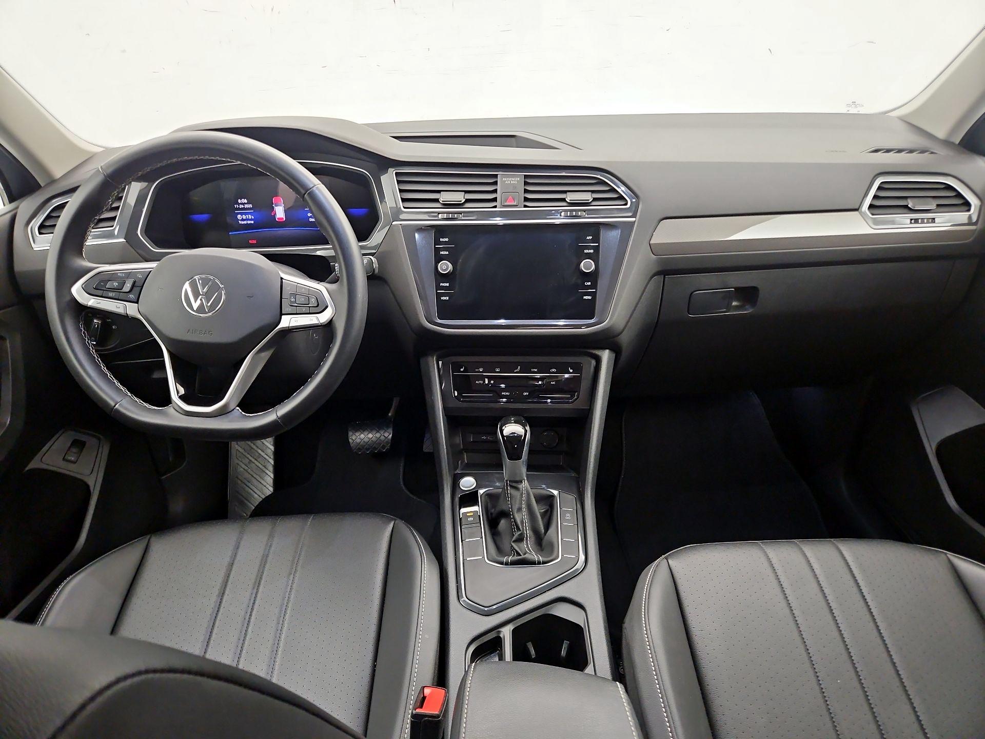 Thumbnail: 2024 Volkswagen Tiguan - 9