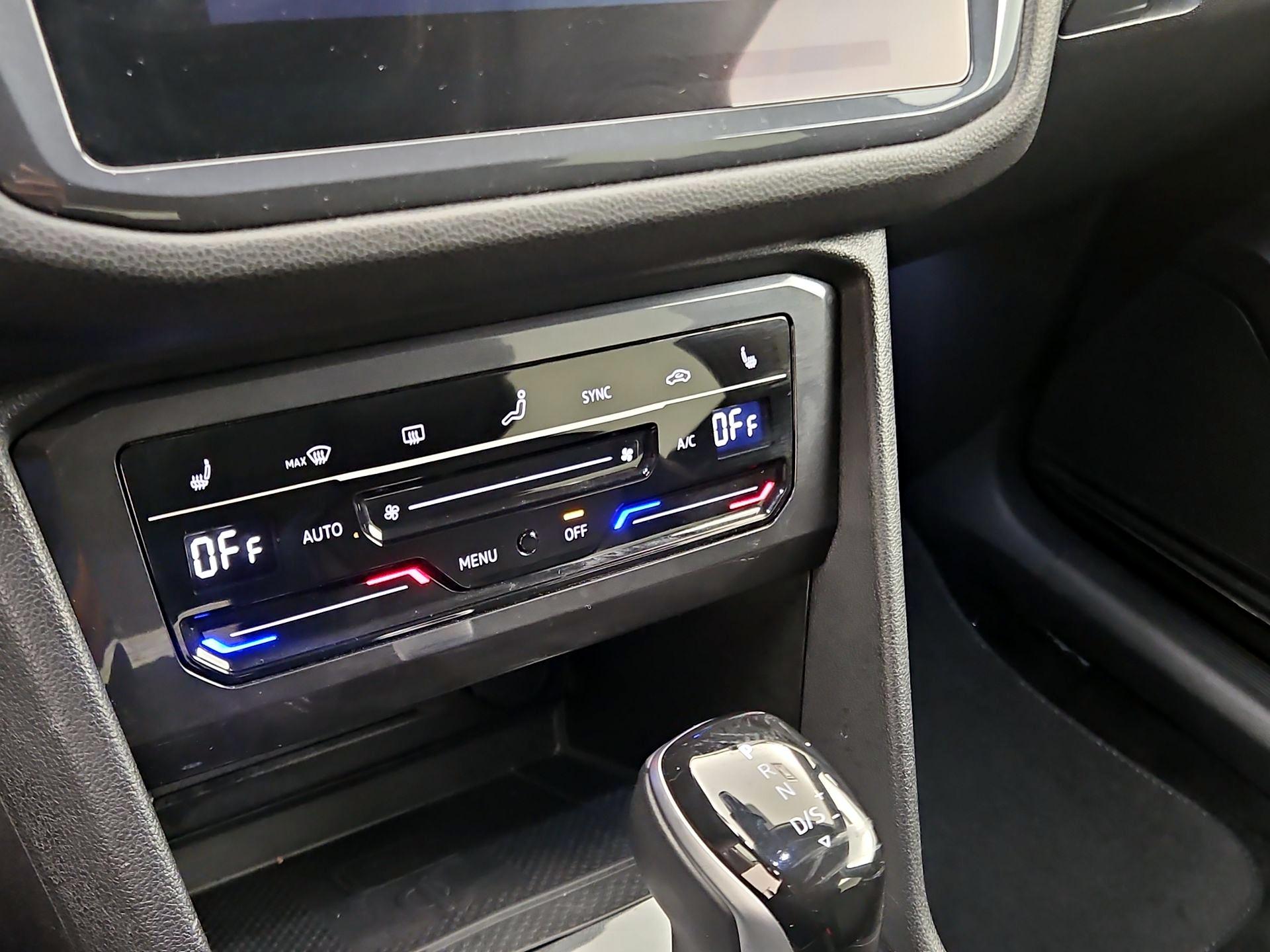 Thumbnail: 2024 Volkswagen Tiguan - 16