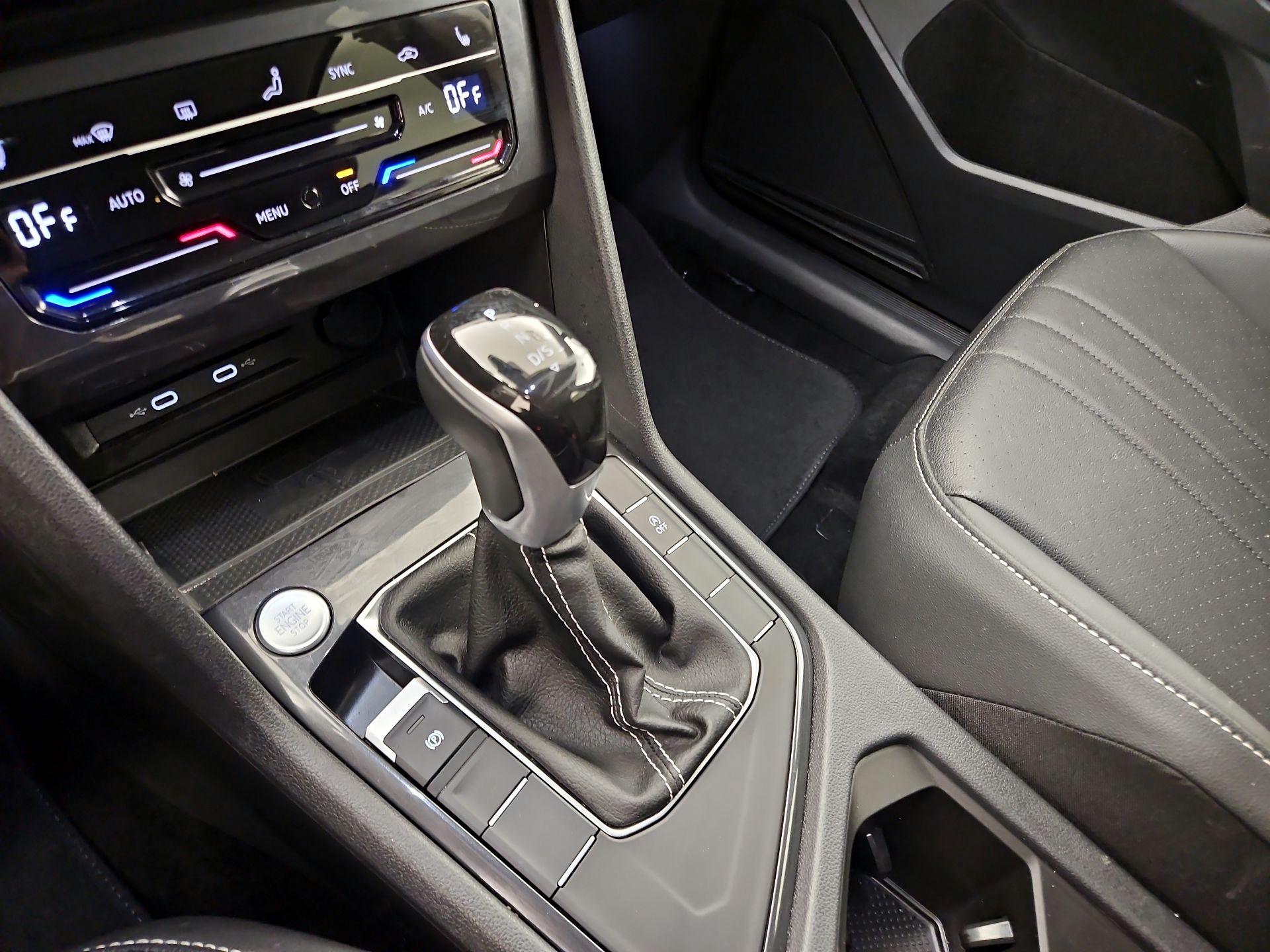 Thumbnail: 2024 Volkswagen Tiguan - 17