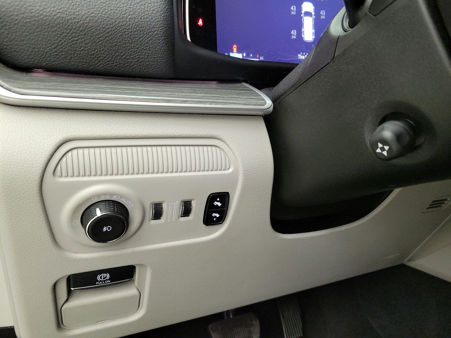 Thumbnail: 2024 Jeep Wagoneer - 13