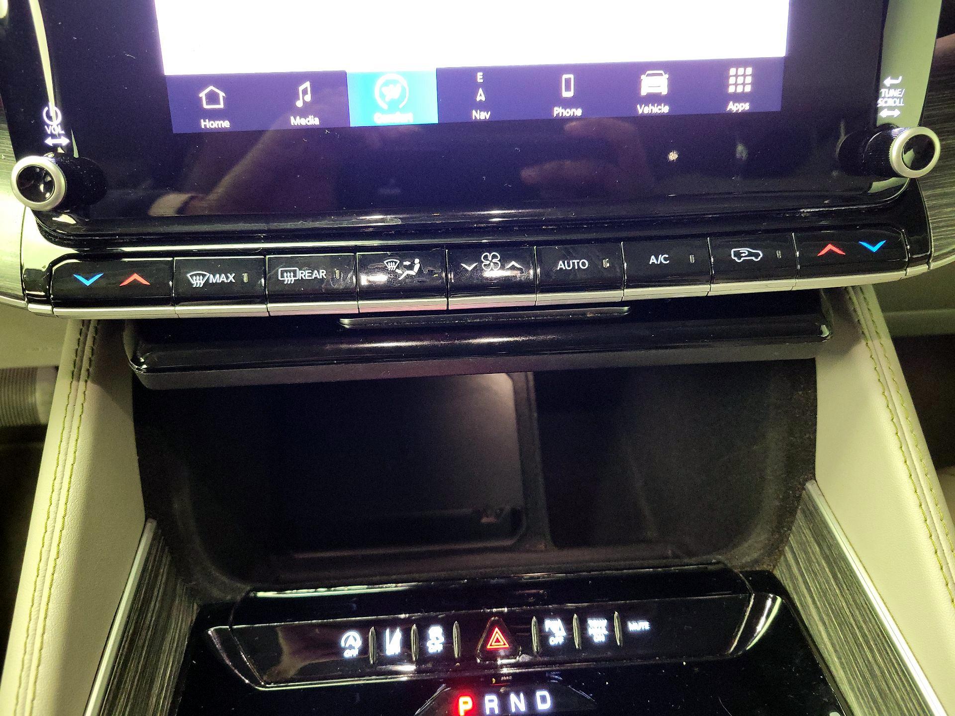 Thumbnail: 2024 Jeep Wagoneer - 17