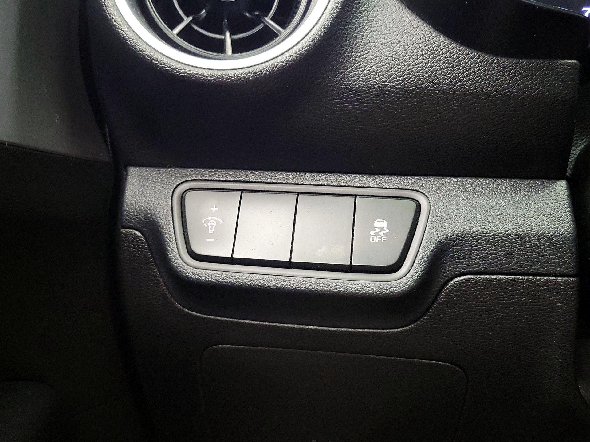 Thumbnail: 2023 Kia Forte - 13