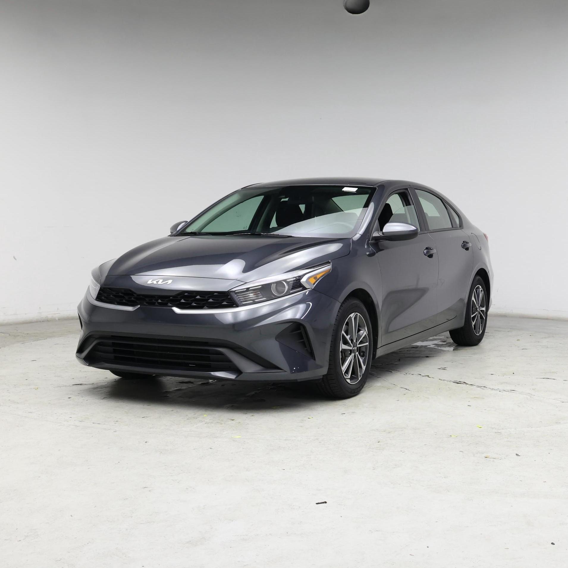 Thumbnail: 2023 Kia Forte - 4