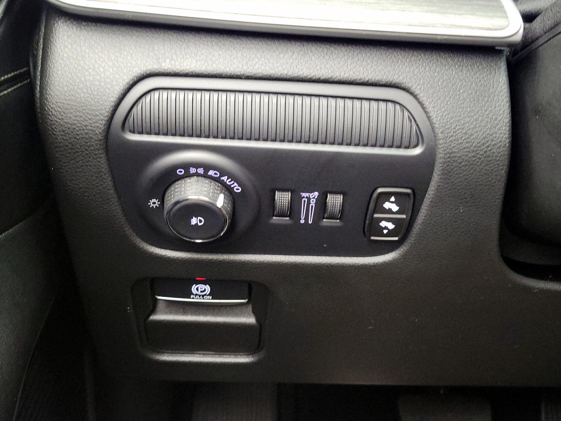 Thumbnail: 2024 Jeep Wagoneer - 13