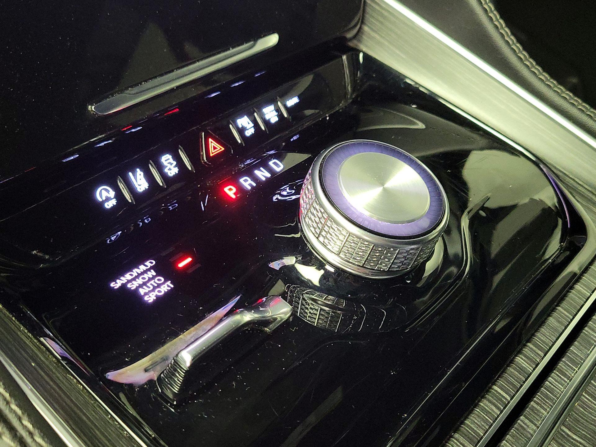 Thumbnail: 2024 Jeep Wagoneer - 17