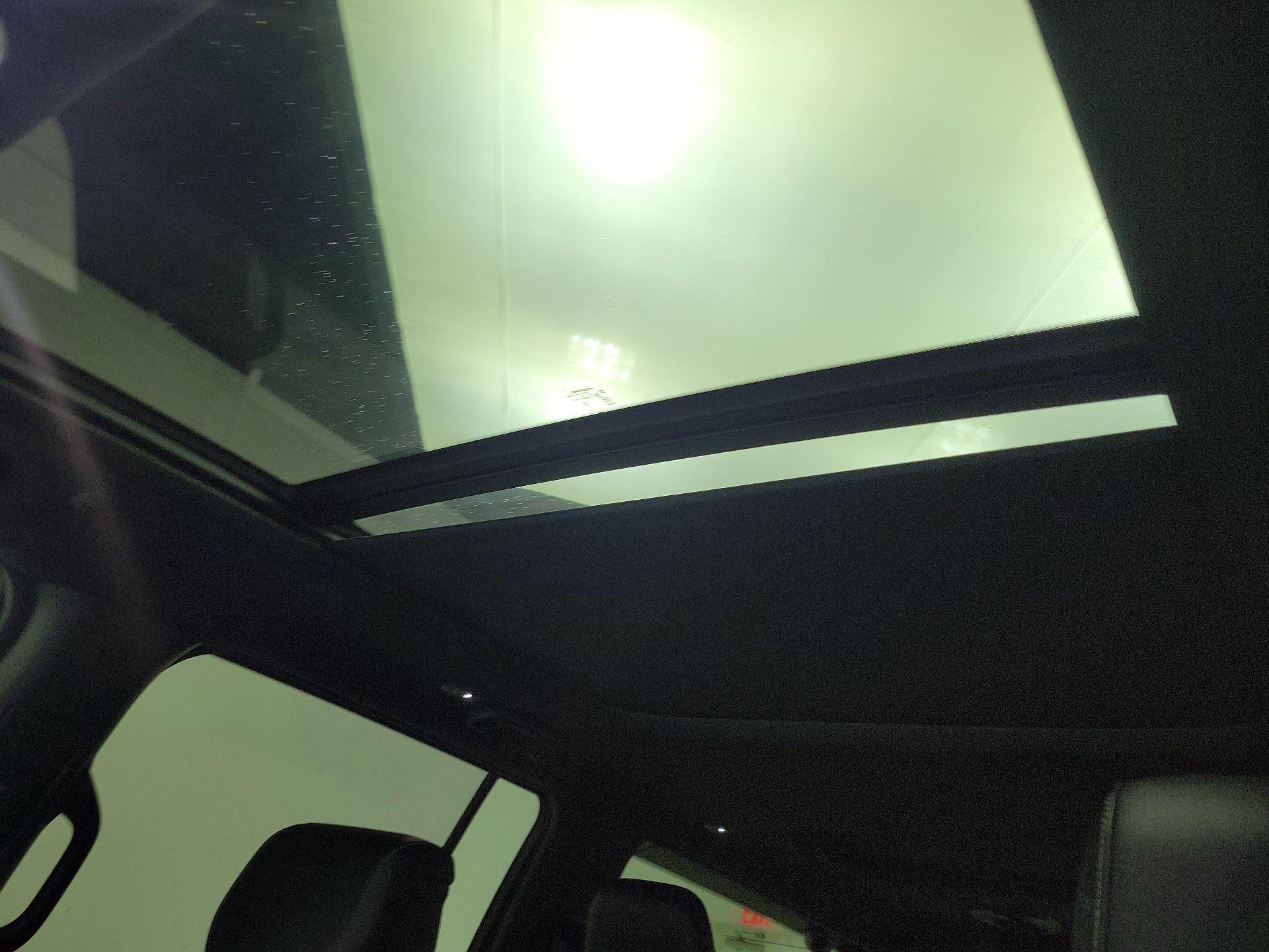 Thumbnail: 2024 Jeep Wagoneer - 19