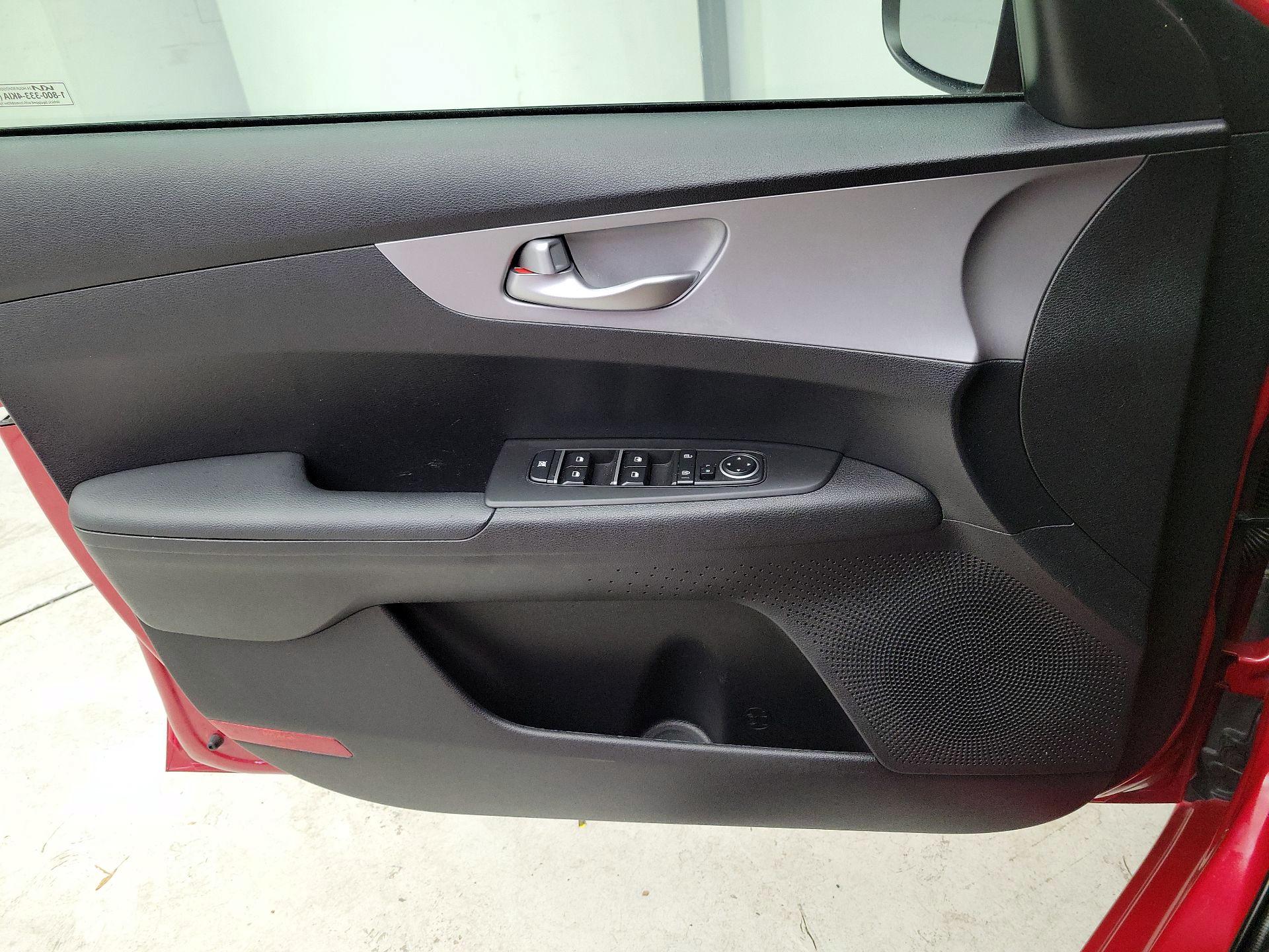 Thumbnail: 2023 Kia Forte - 12