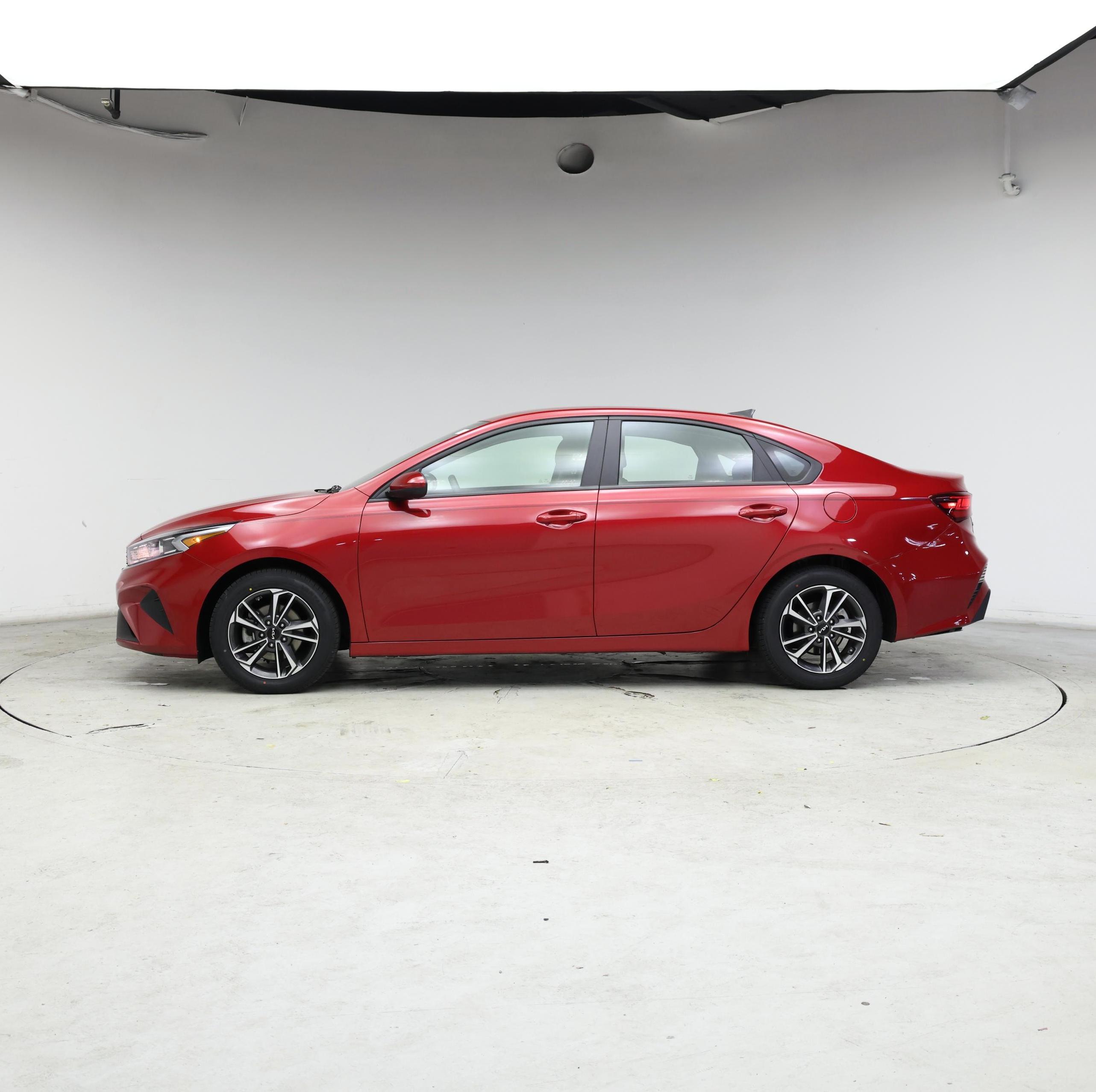 Thumbnail: 2023 Kia Forte - 3