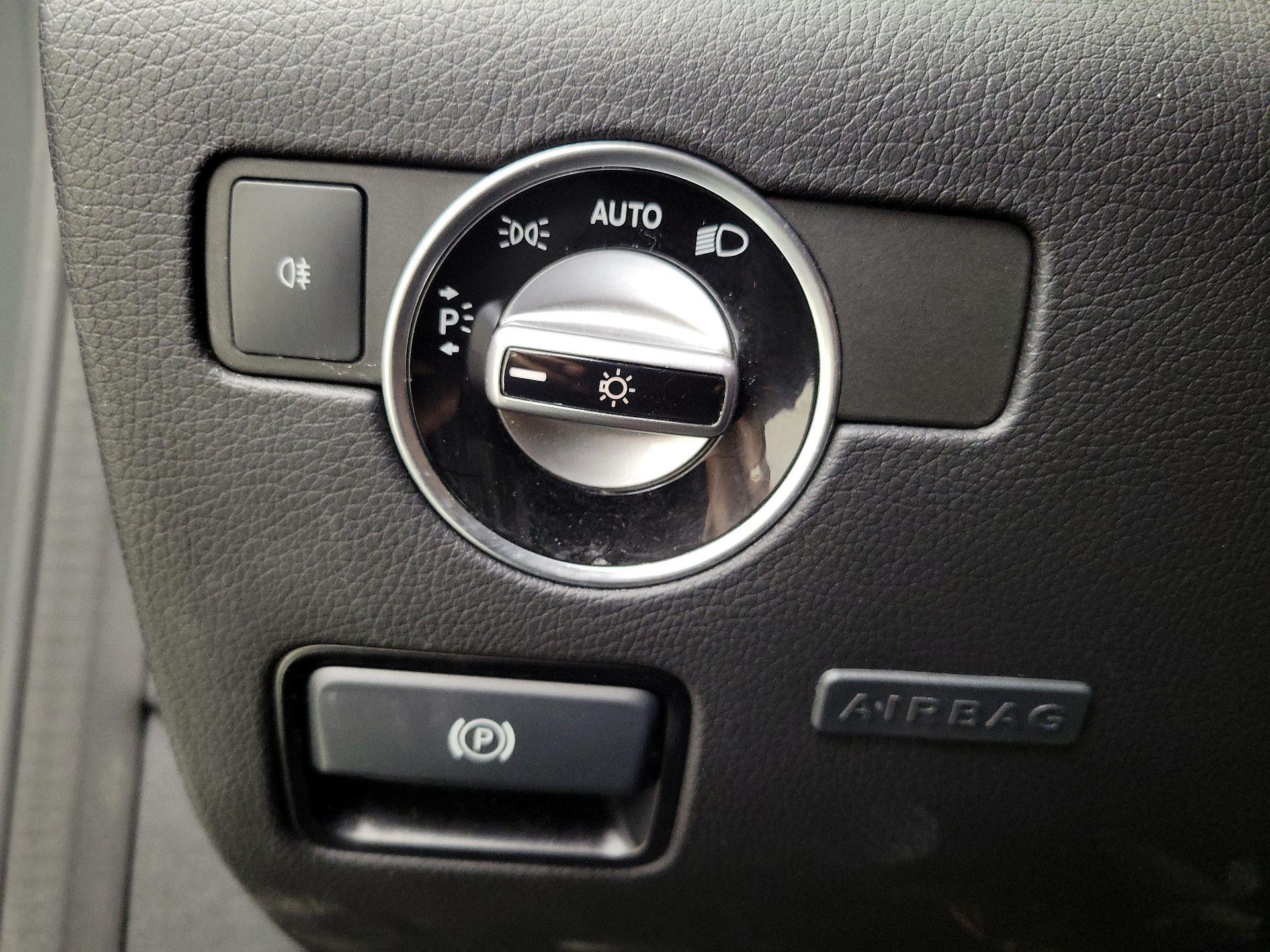 Thumbnail: 2018 Mercedes-Benz SLC - 13