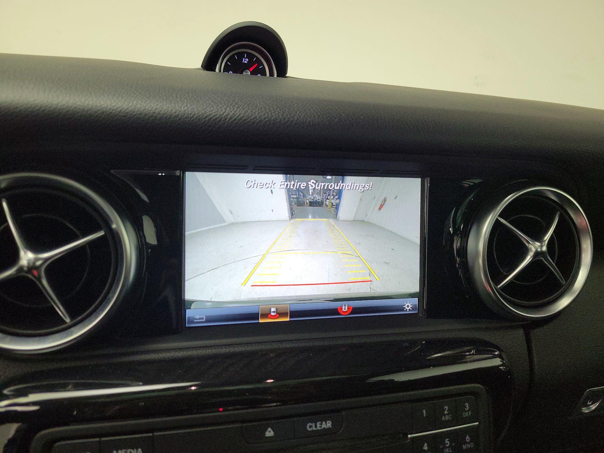 Thumbnail: 2018 Mercedes-Benz SLC - 15