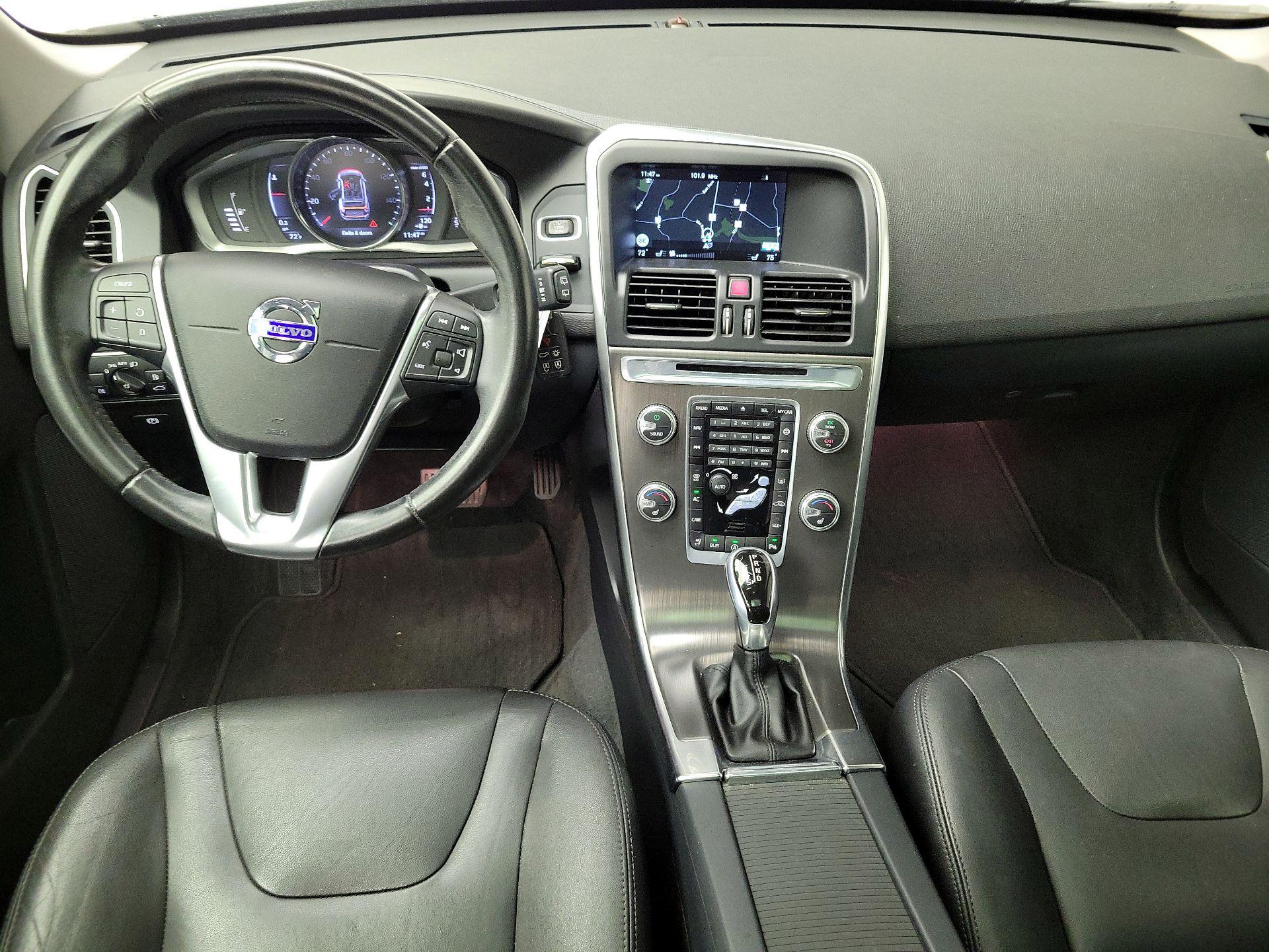 Thumbnail: 2016 Volvo XC60 - 9