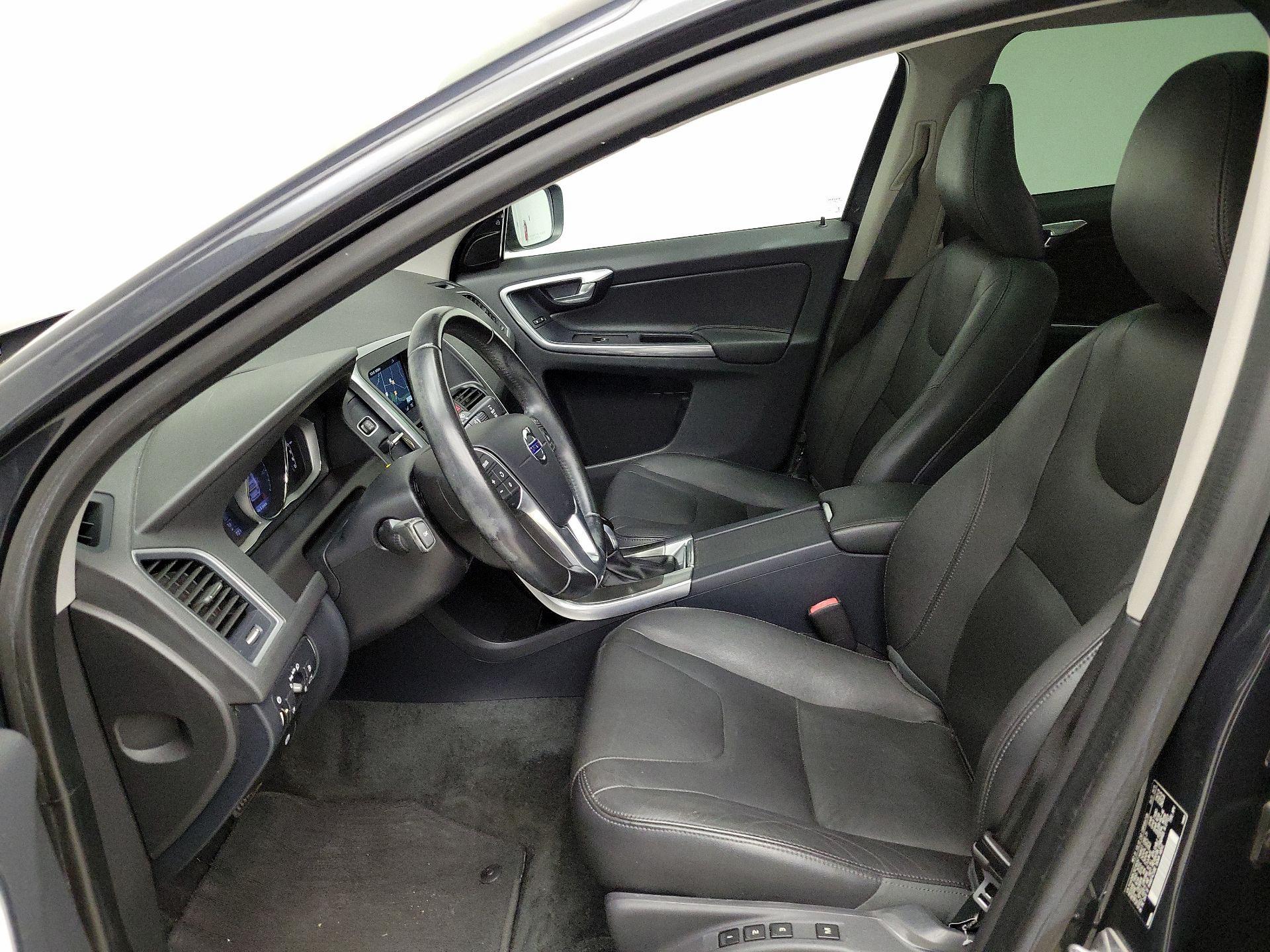 Thumbnail: 2016 Volvo XC60 - 11