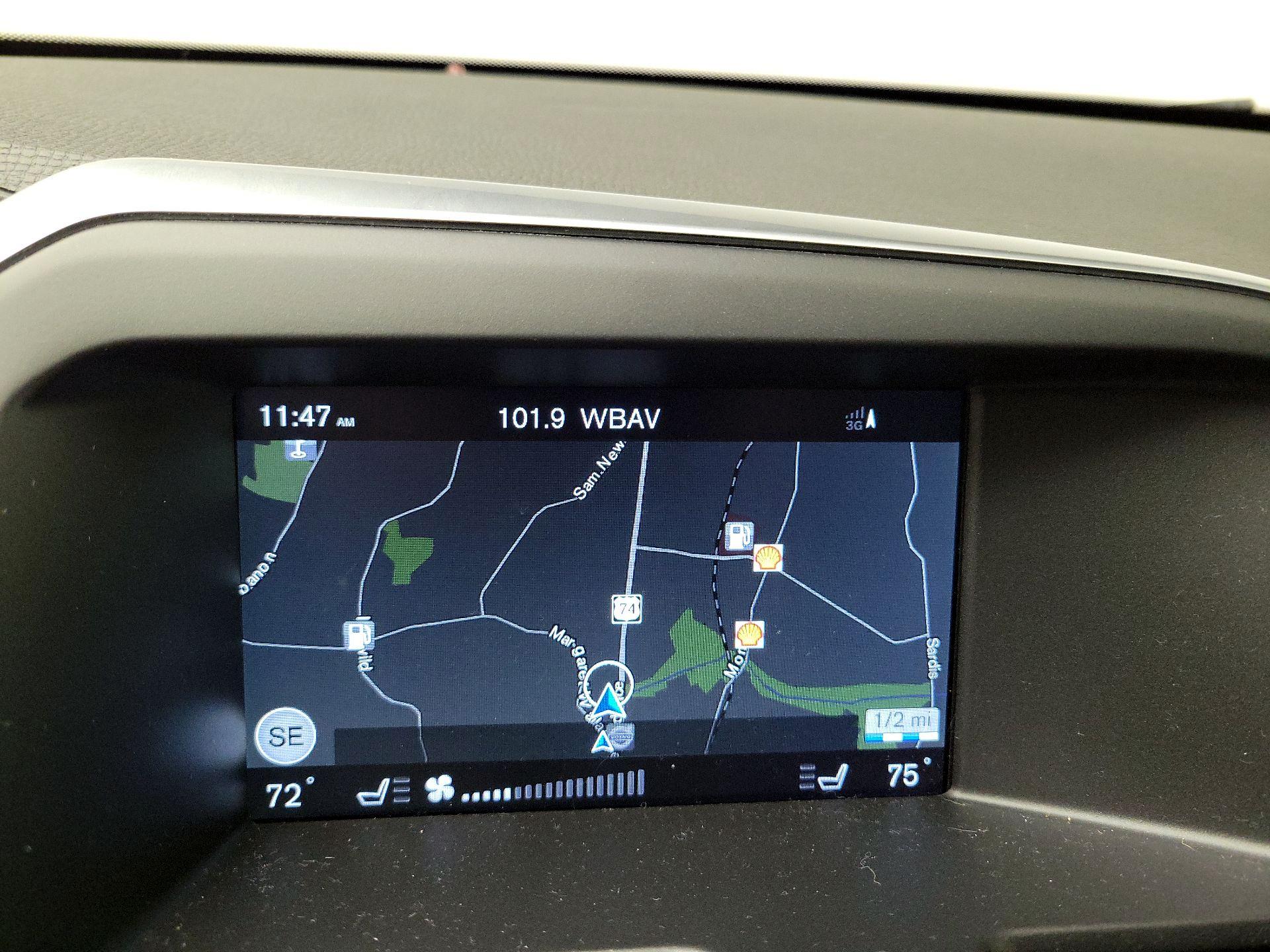 Thumbnail: 2016 Volvo XC60 - 14