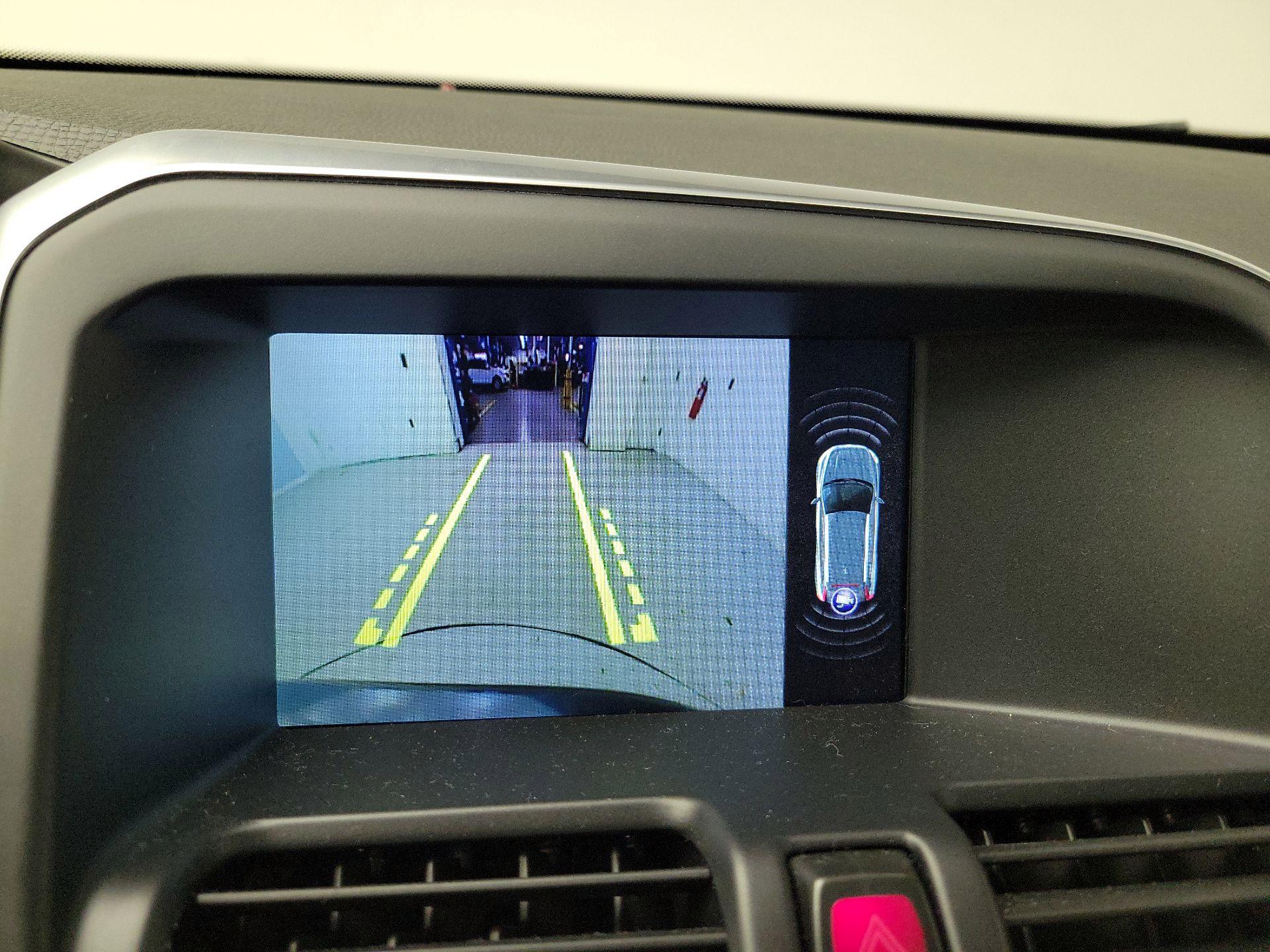 Thumbnail: 2016 Volvo XC60 - 15