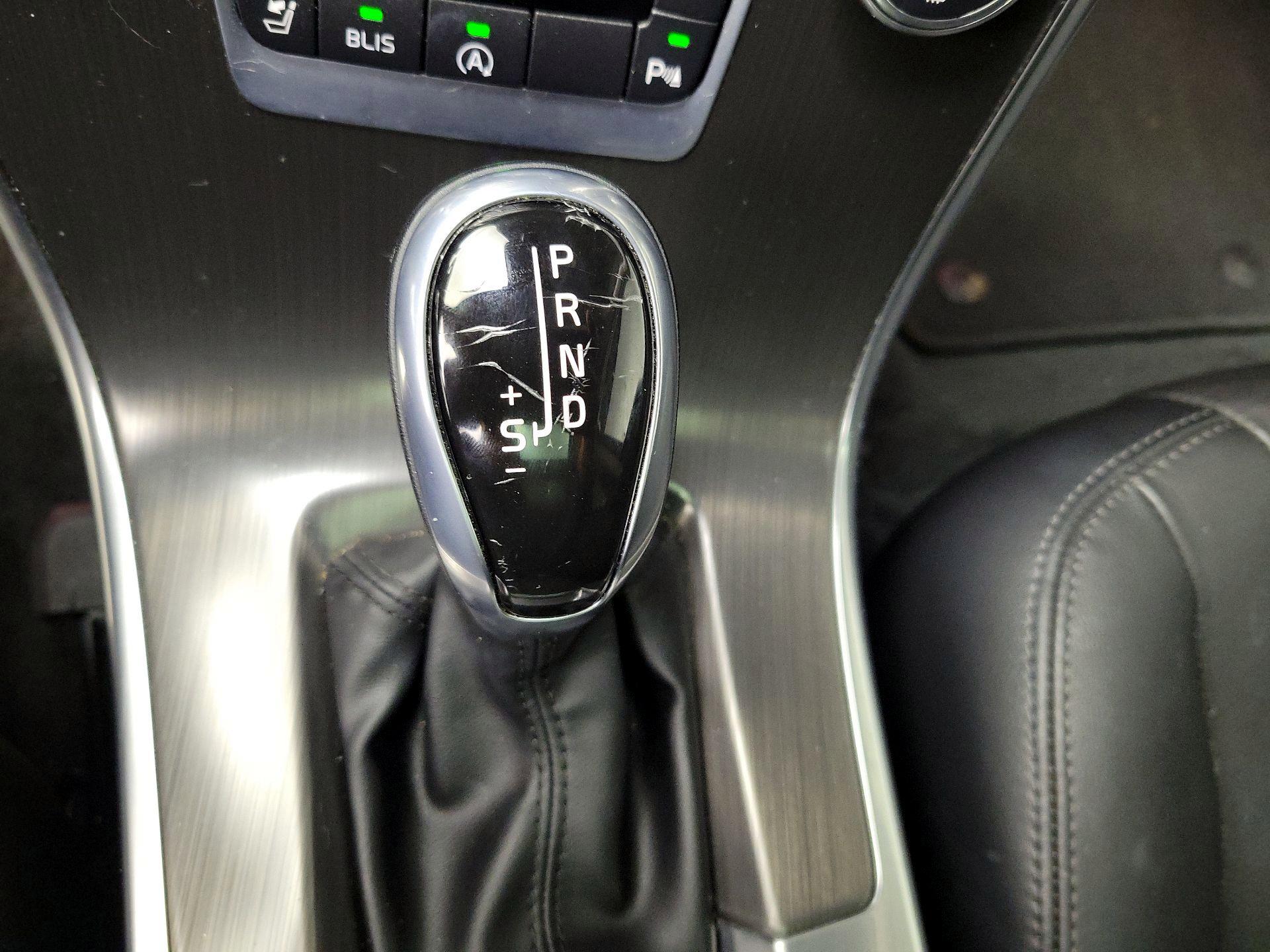 Thumbnail: 2016 Volvo XC60 - 18