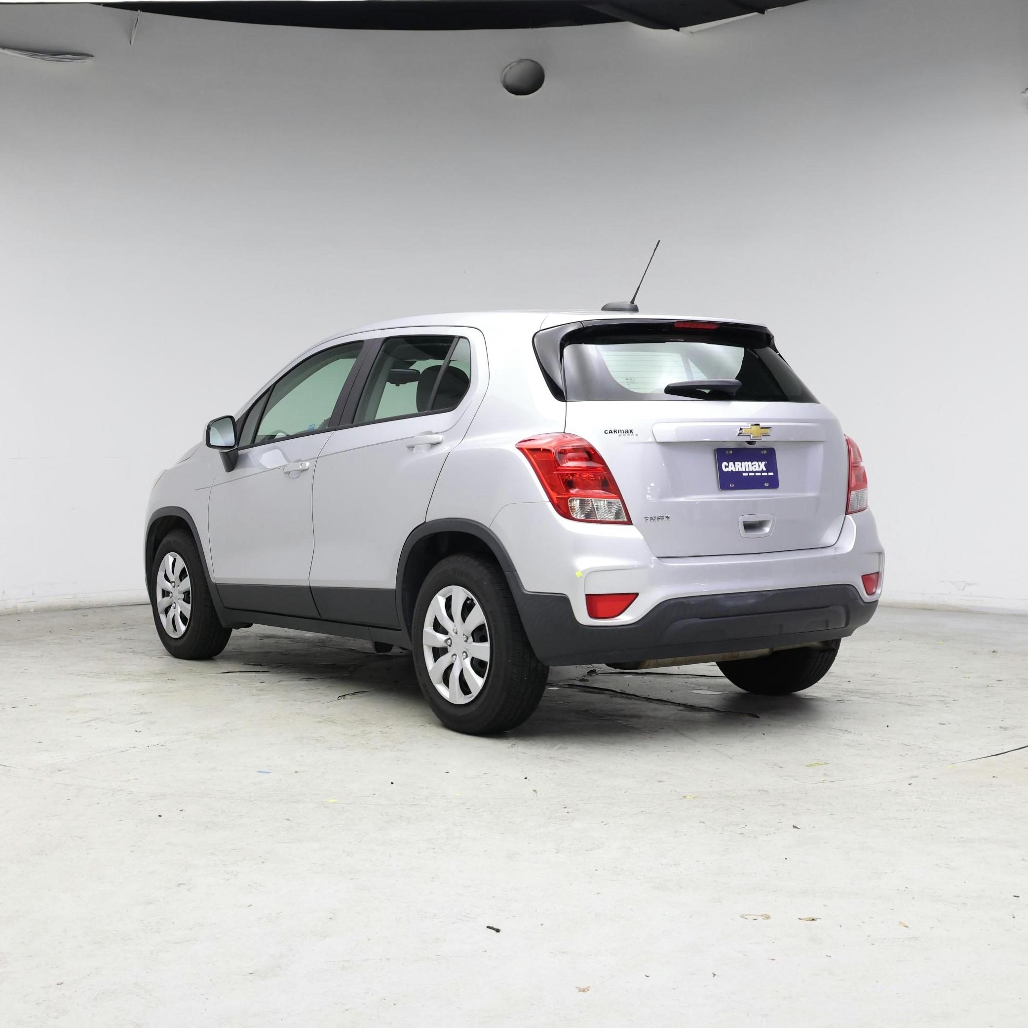 Thumbnail: 2018 Chevrolet Trax - 2