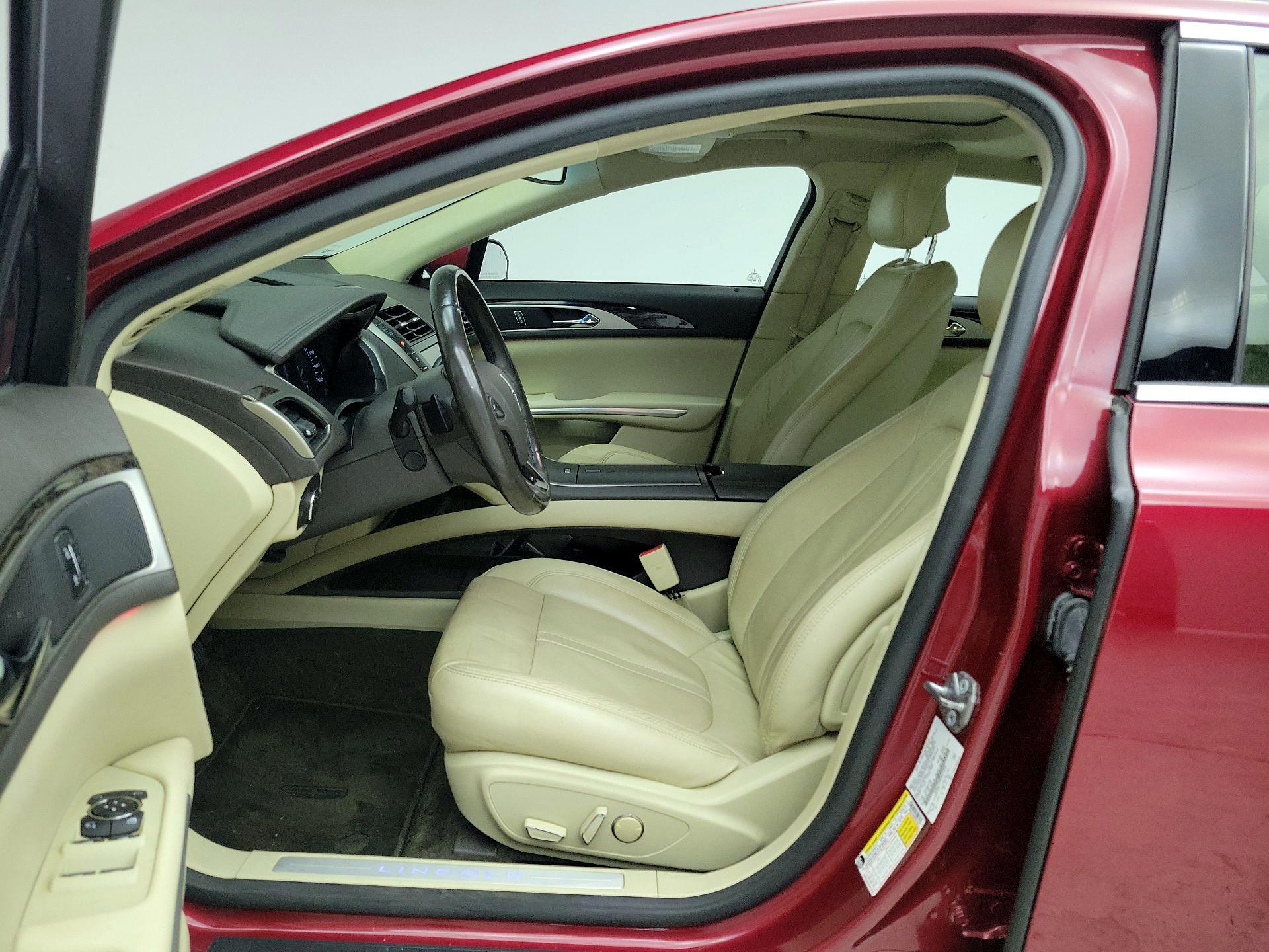 Thumbnail: 2015 Lincoln MKZ - 11