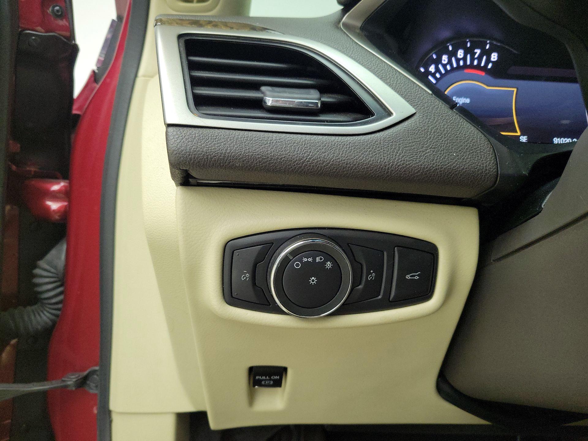 Thumbnail: 2015 Lincoln MKZ - 13