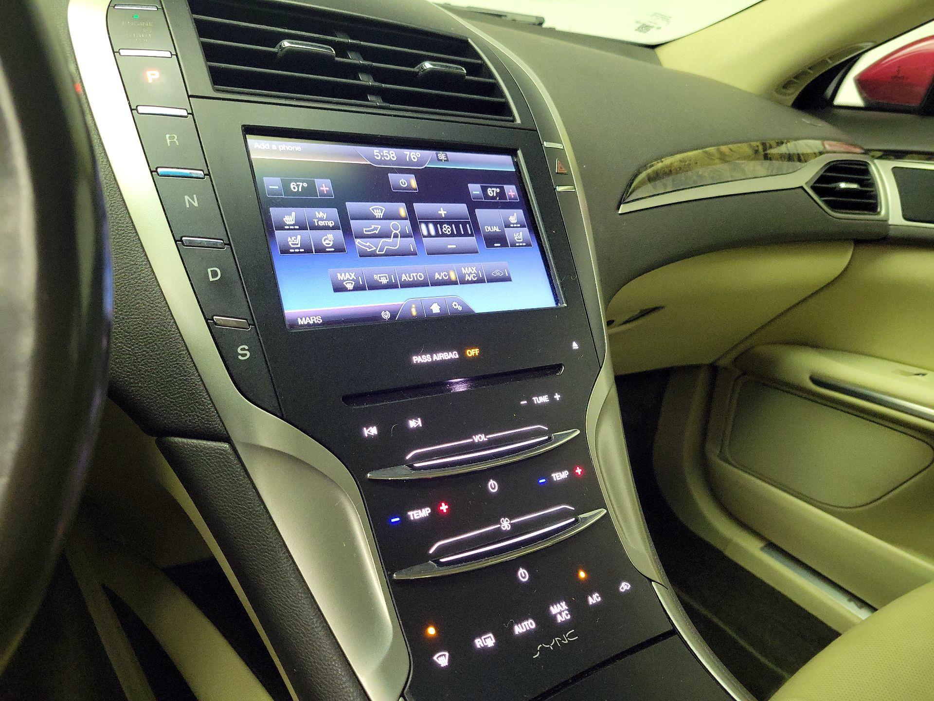 Thumbnail: 2015 Lincoln MKZ - 16