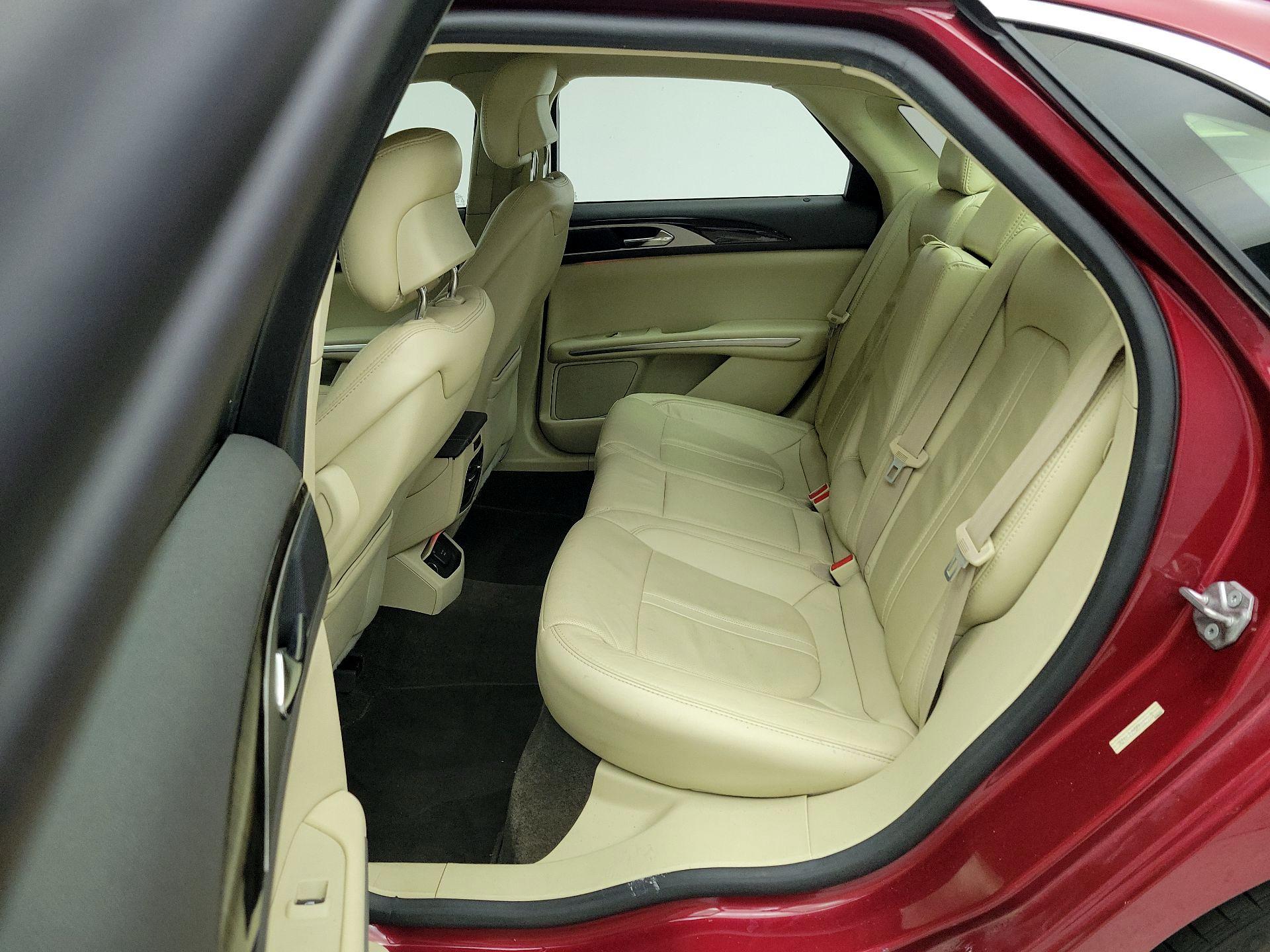 Thumbnail: 2015 Lincoln MKZ - 20