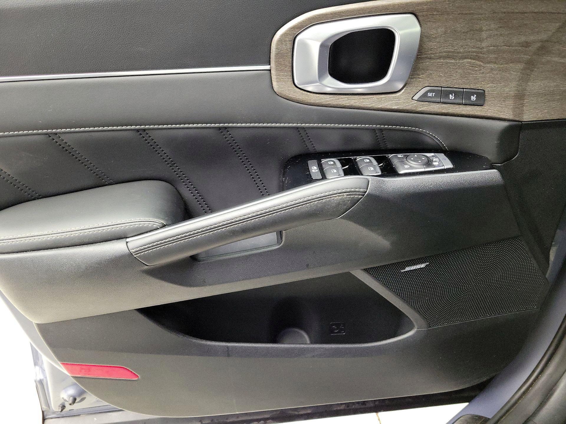 Thumbnail: 2022 Kia Sorento - 12