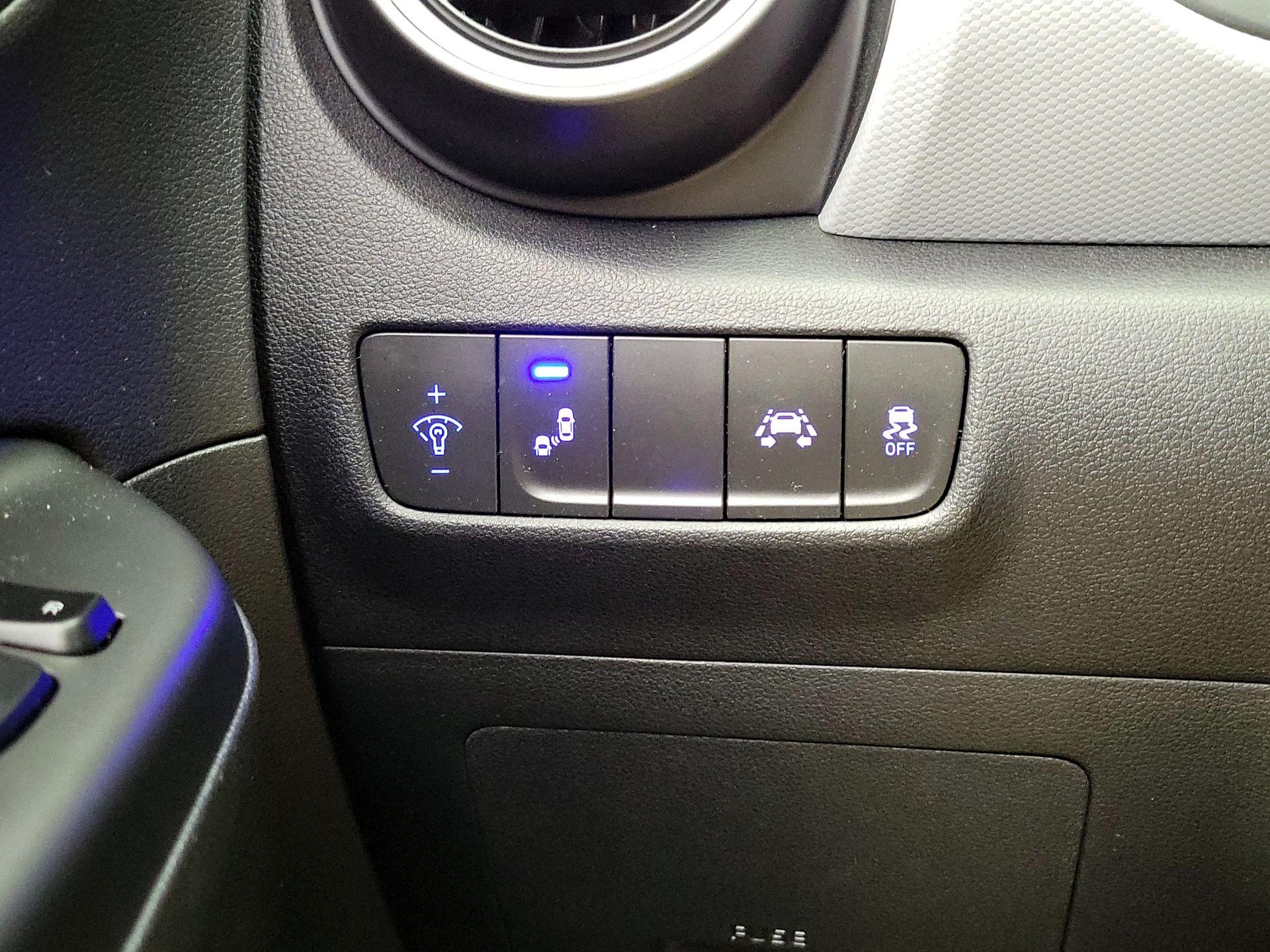 Thumbnail: 2018 Hyundai Kona - 13