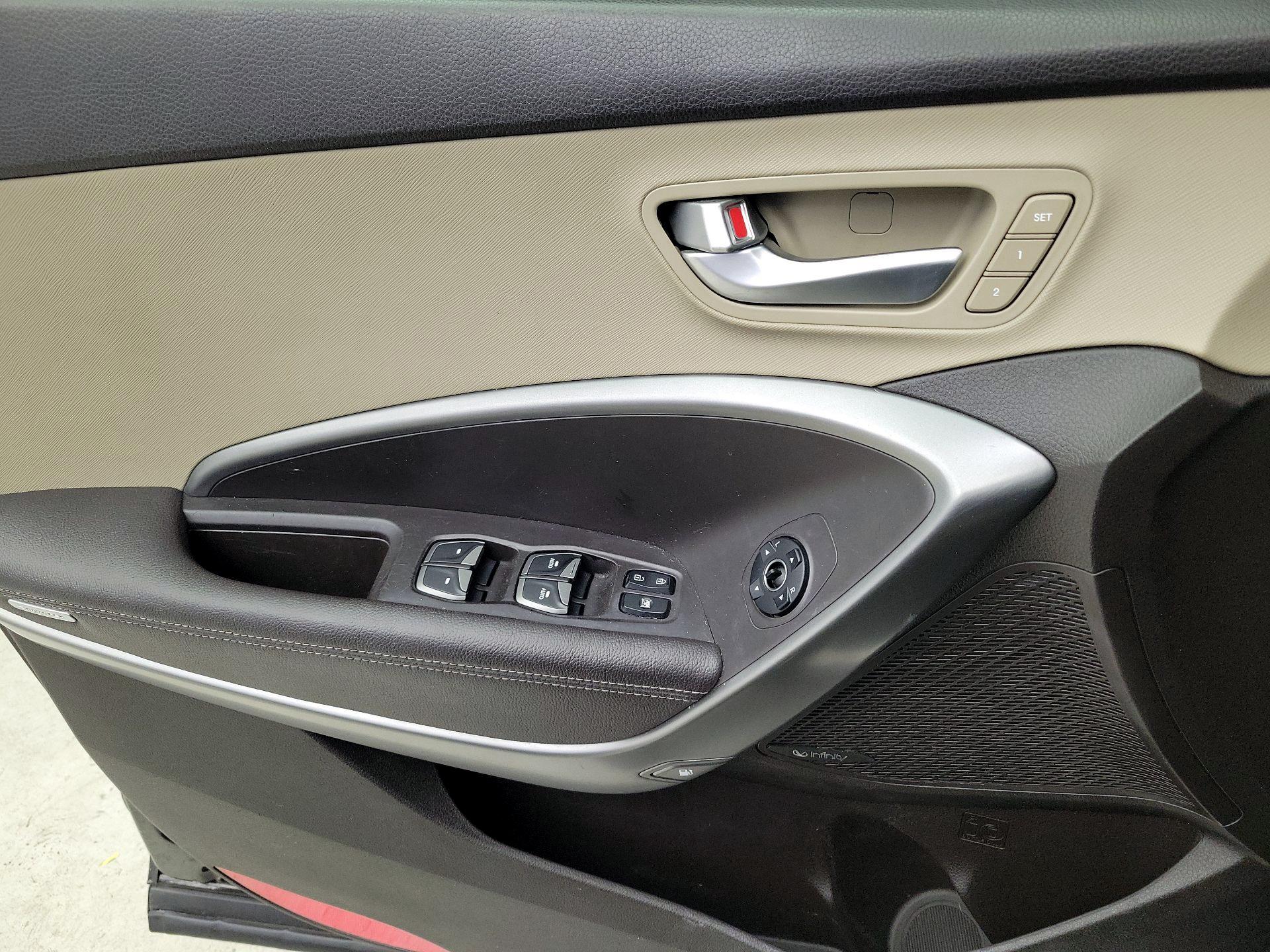 Thumbnail: 2016 Hyundai Santa Fe - 12