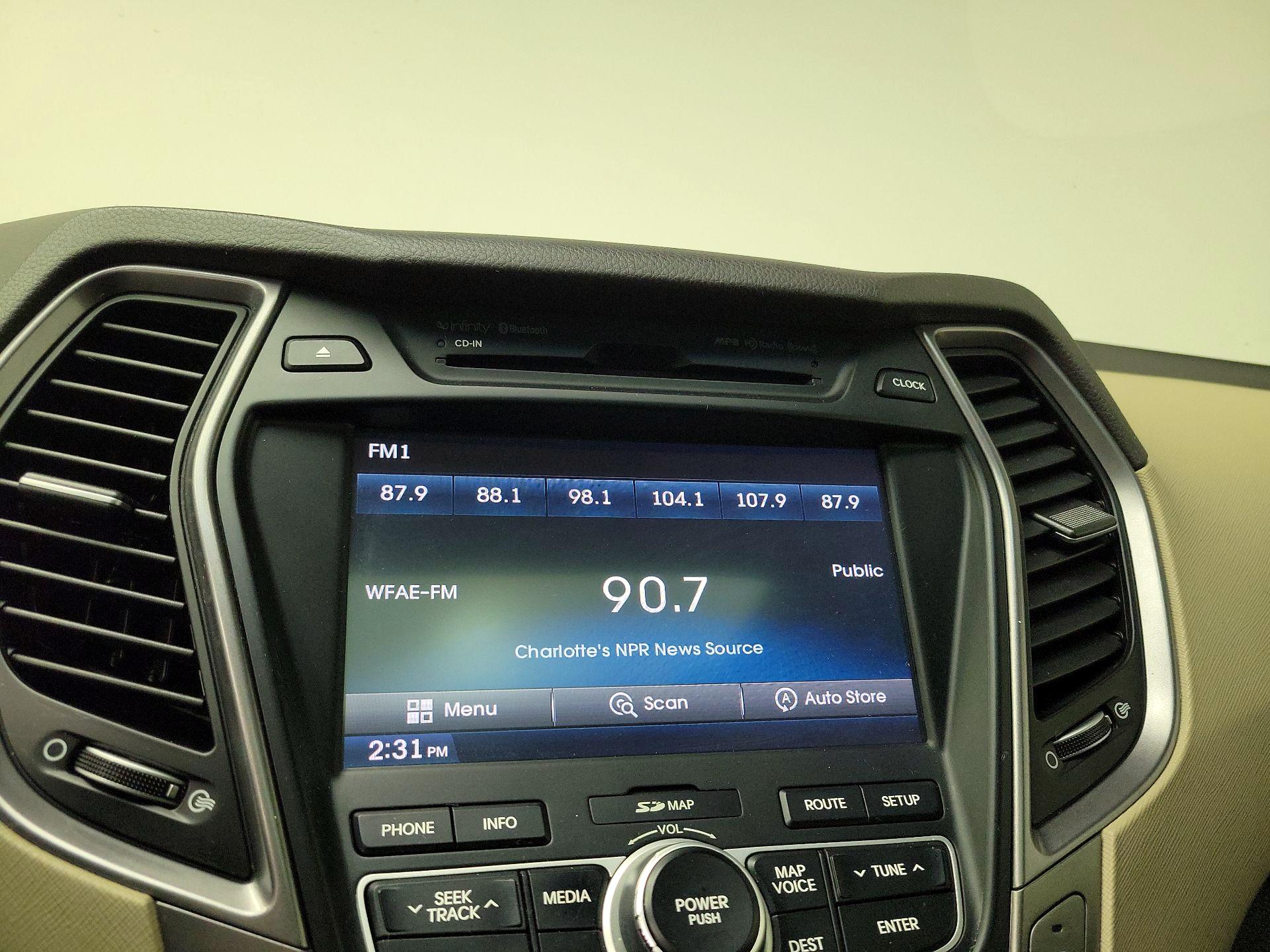 Thumbnail: 2016 Hyundai Santa Fe - 16