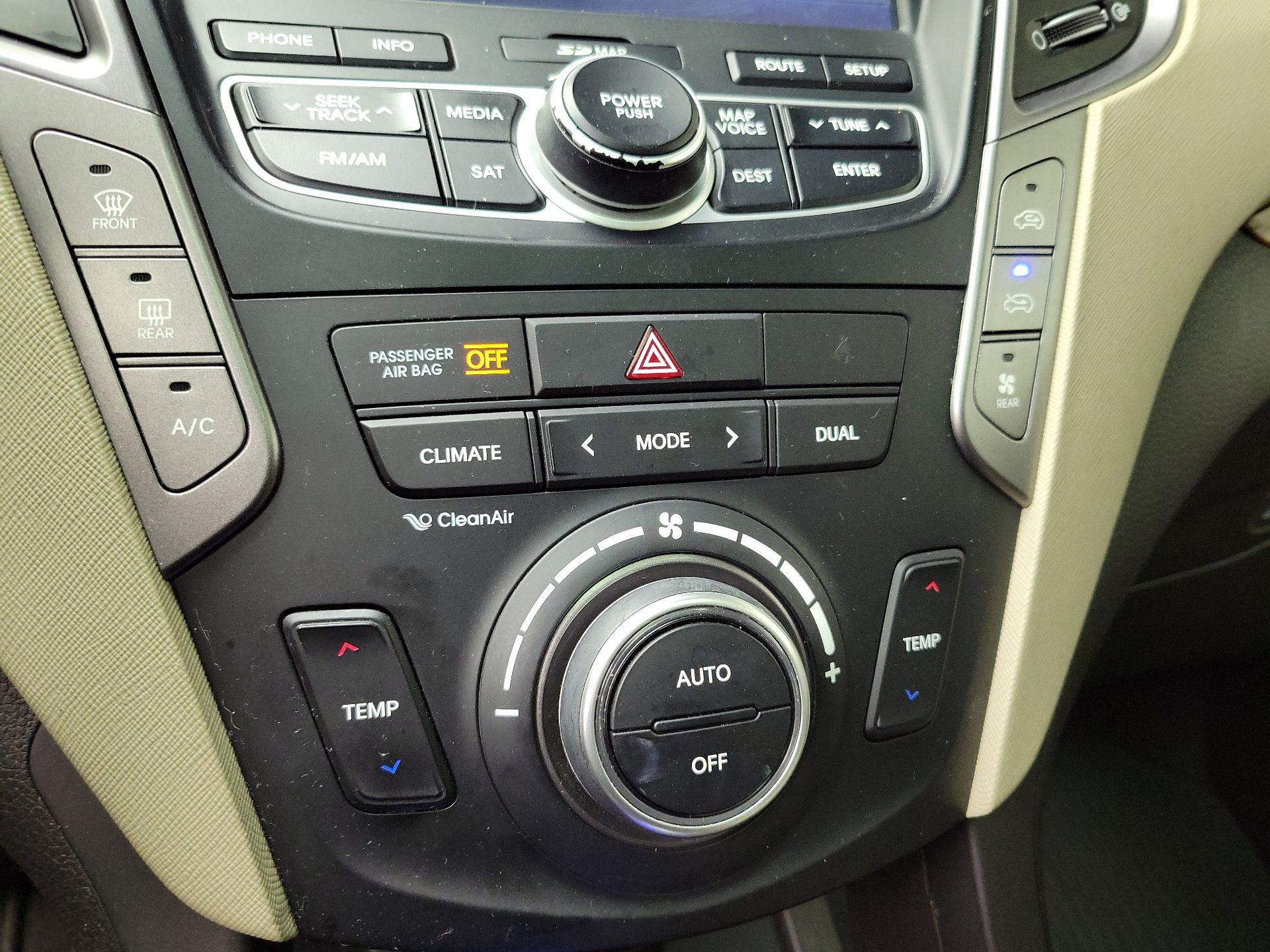 Thumbnail: 2016 Hyundai Santa Fe - 17