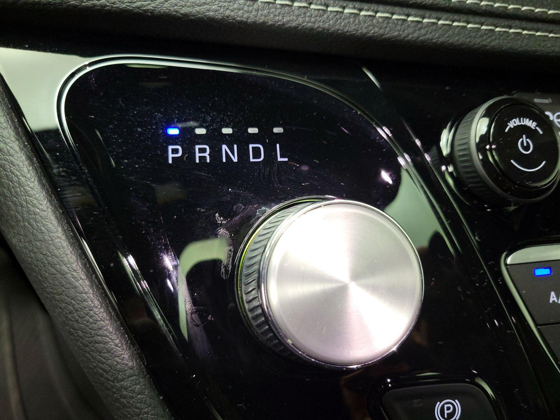 Thumbnail: 2021 Chrysler Pacifica - 18