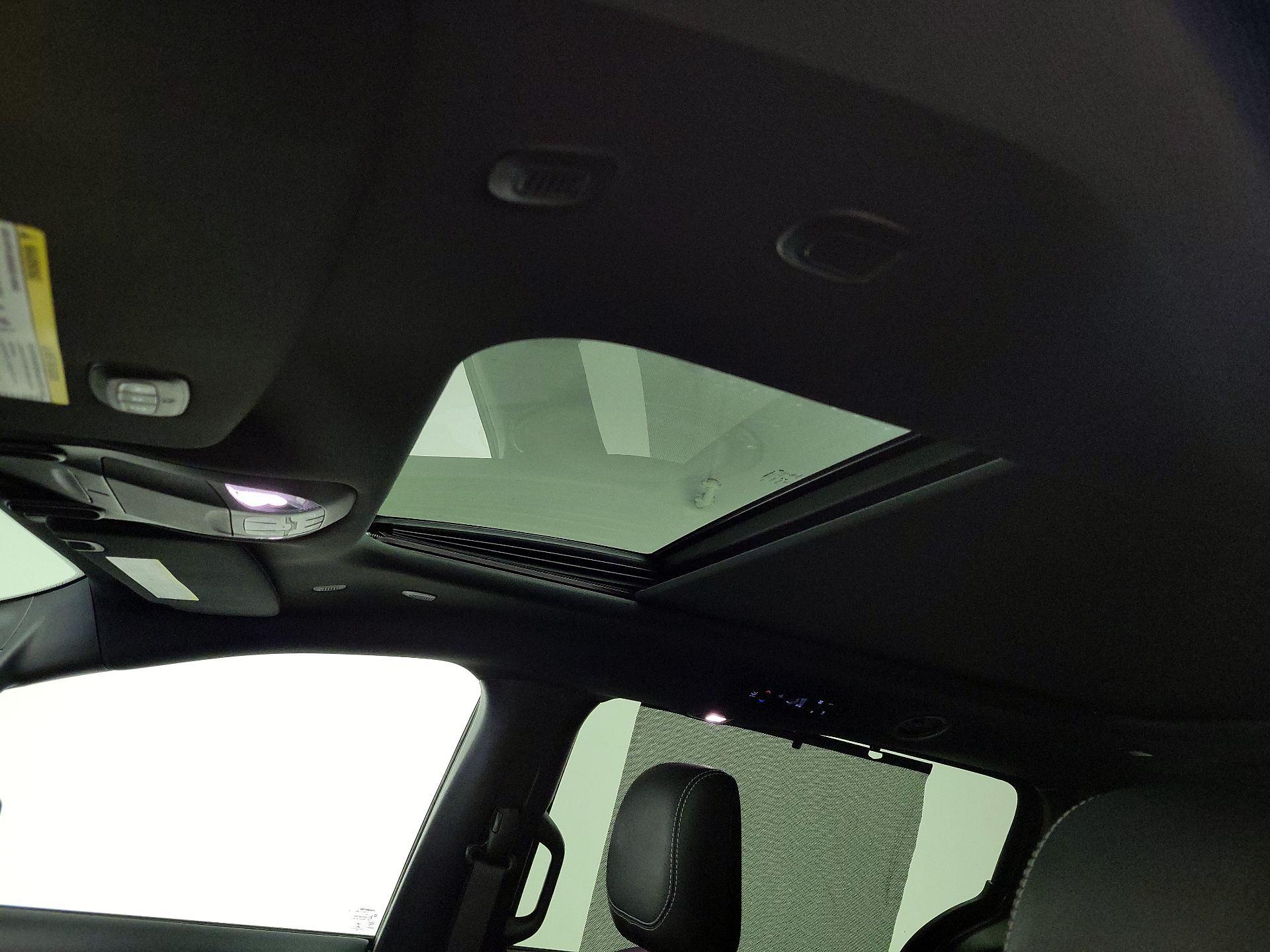 Thumbnail: 2021 Chrysler Pacifica - 20