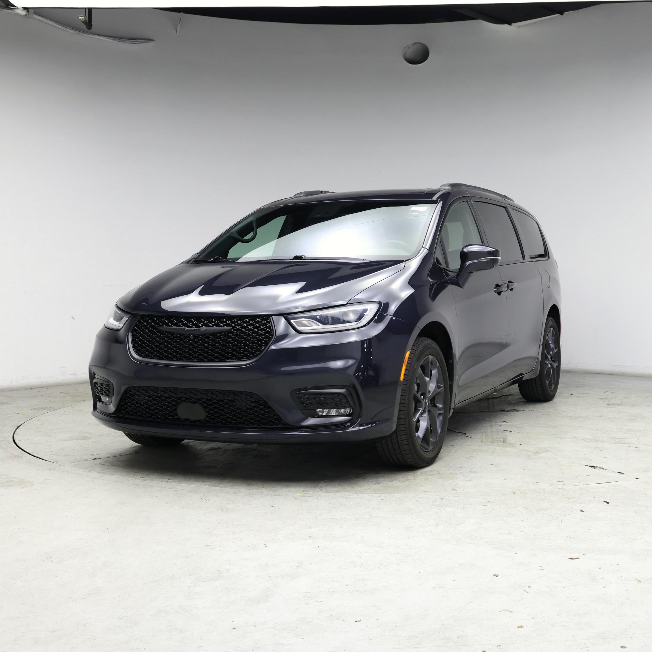 Thumbnail: 2021 Chrysler Pacifica - 4