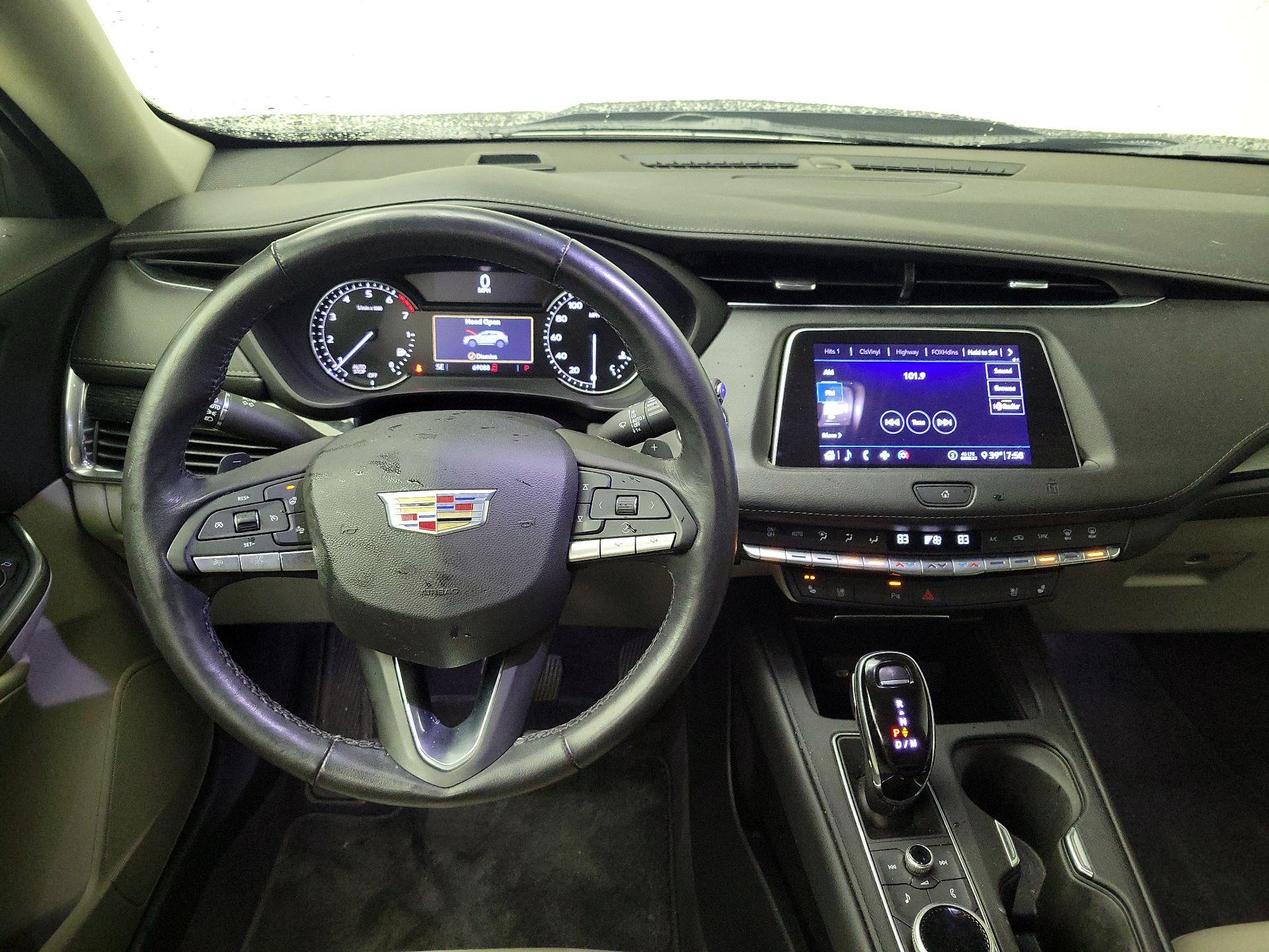 Thumbnail: 2020 Cadillac XT4 - 10