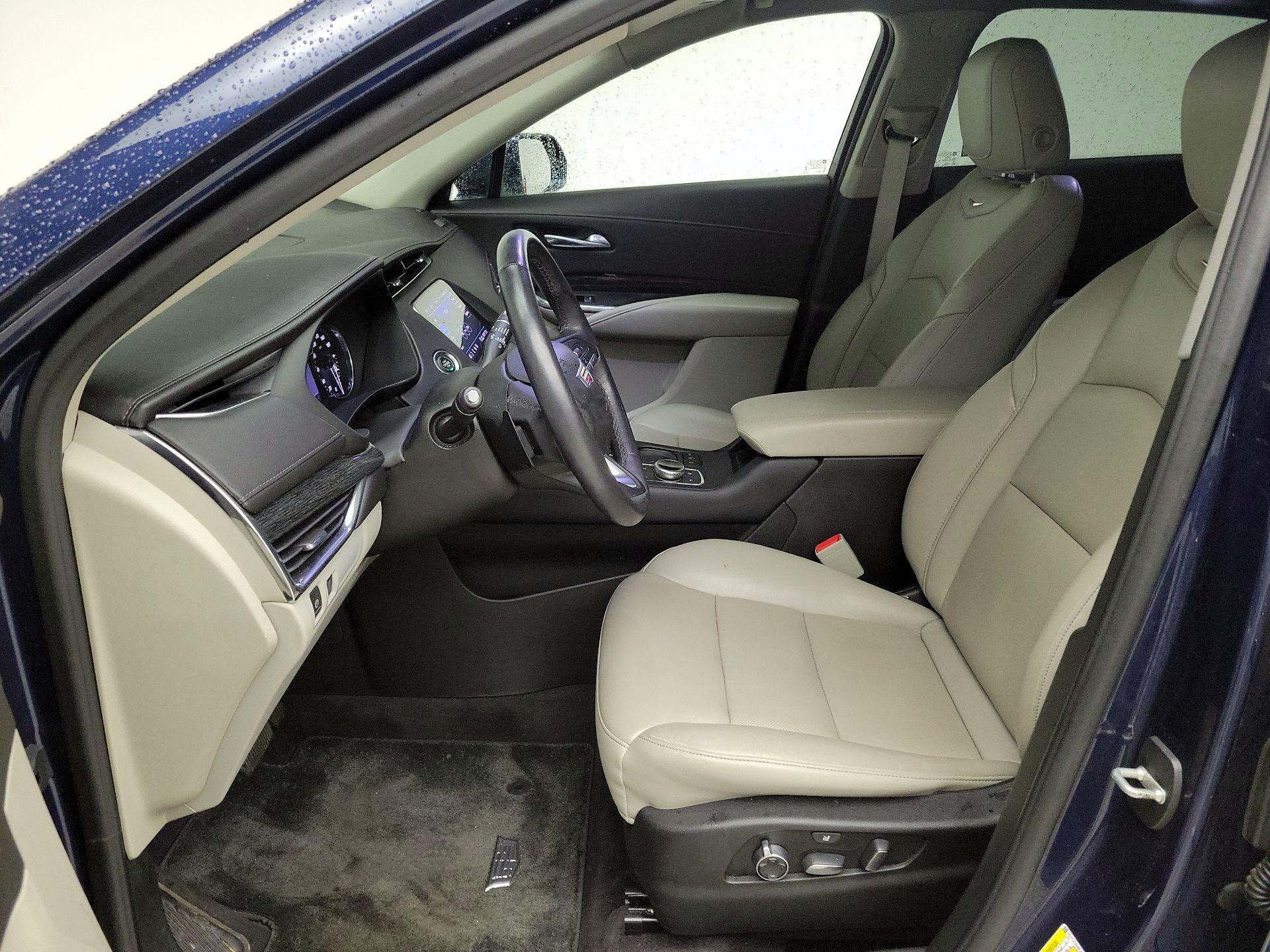 Thumbnail: 2020 Cadillac XT4 - 11