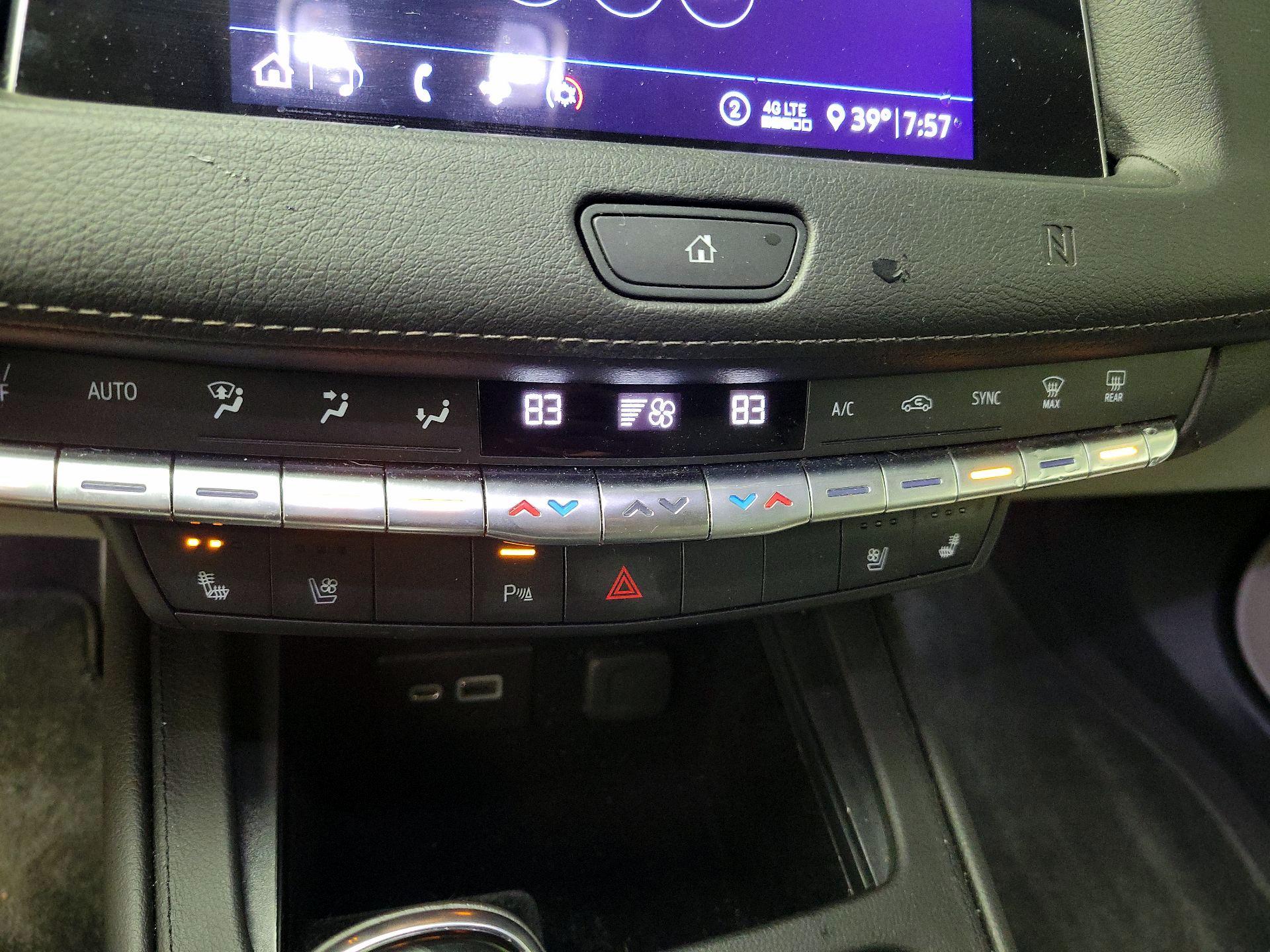 Thumbnail: 2020 Cadillac XT4 - 16