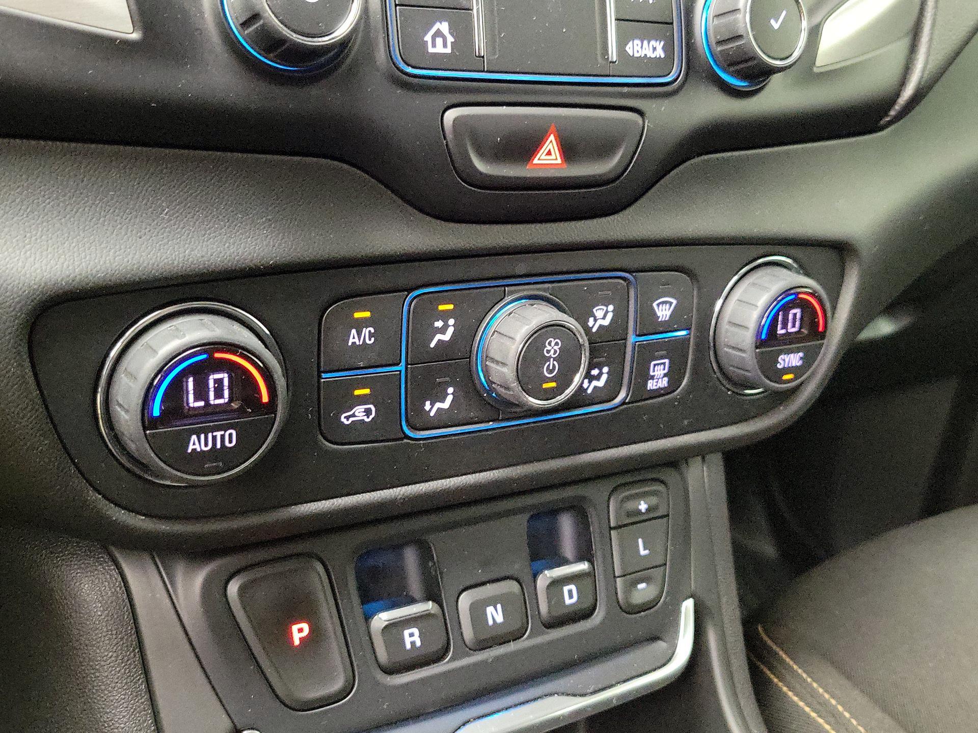 Thumbnail: 2019 GMC Terrain - 16