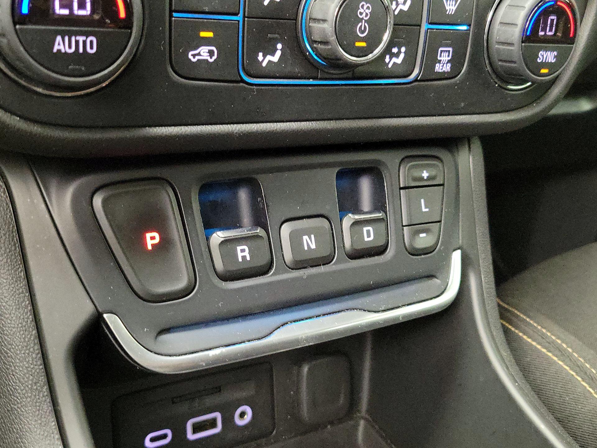 Thumbnail: 2019 GMC Terrain - 17