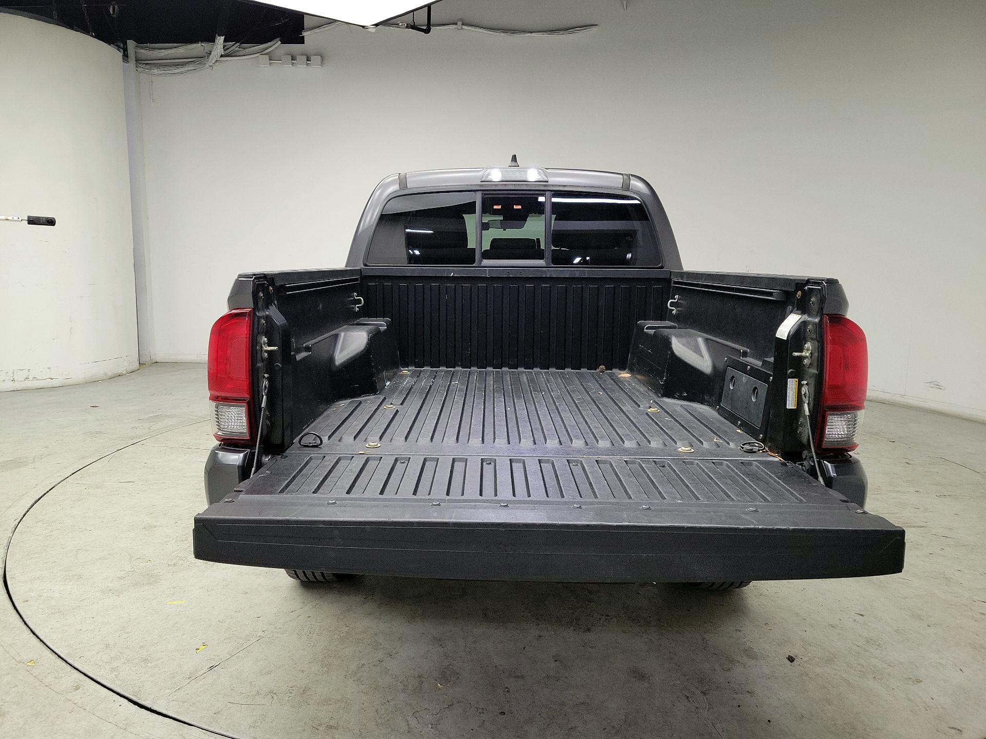 Thumbnail: 2020 Toyota Tacoma - 20