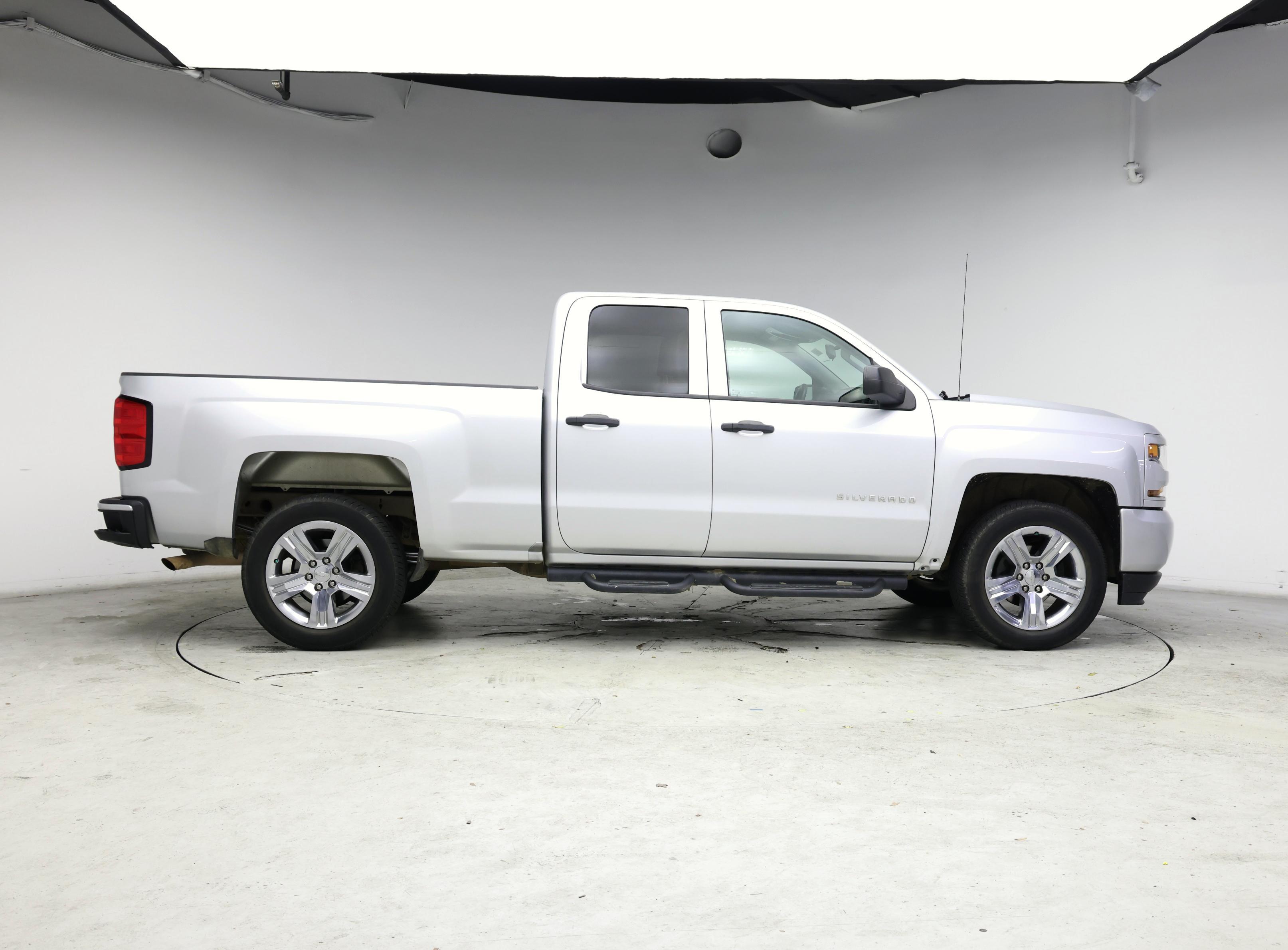 Thumbnail: 2017 Chevrolet Silverado 1500 - 7