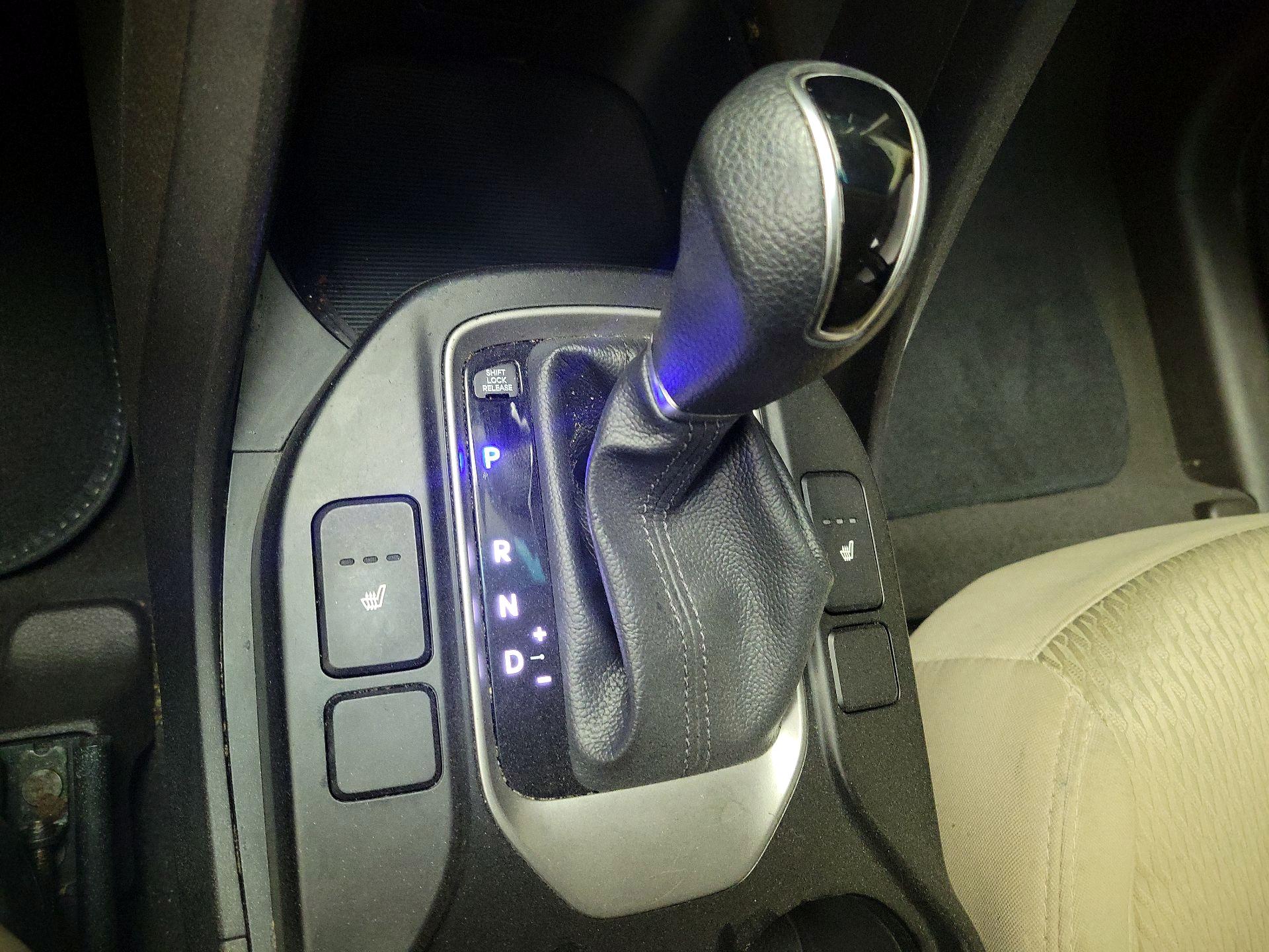 Thumbnail: 2018 Hyundai Santa Fe - 16