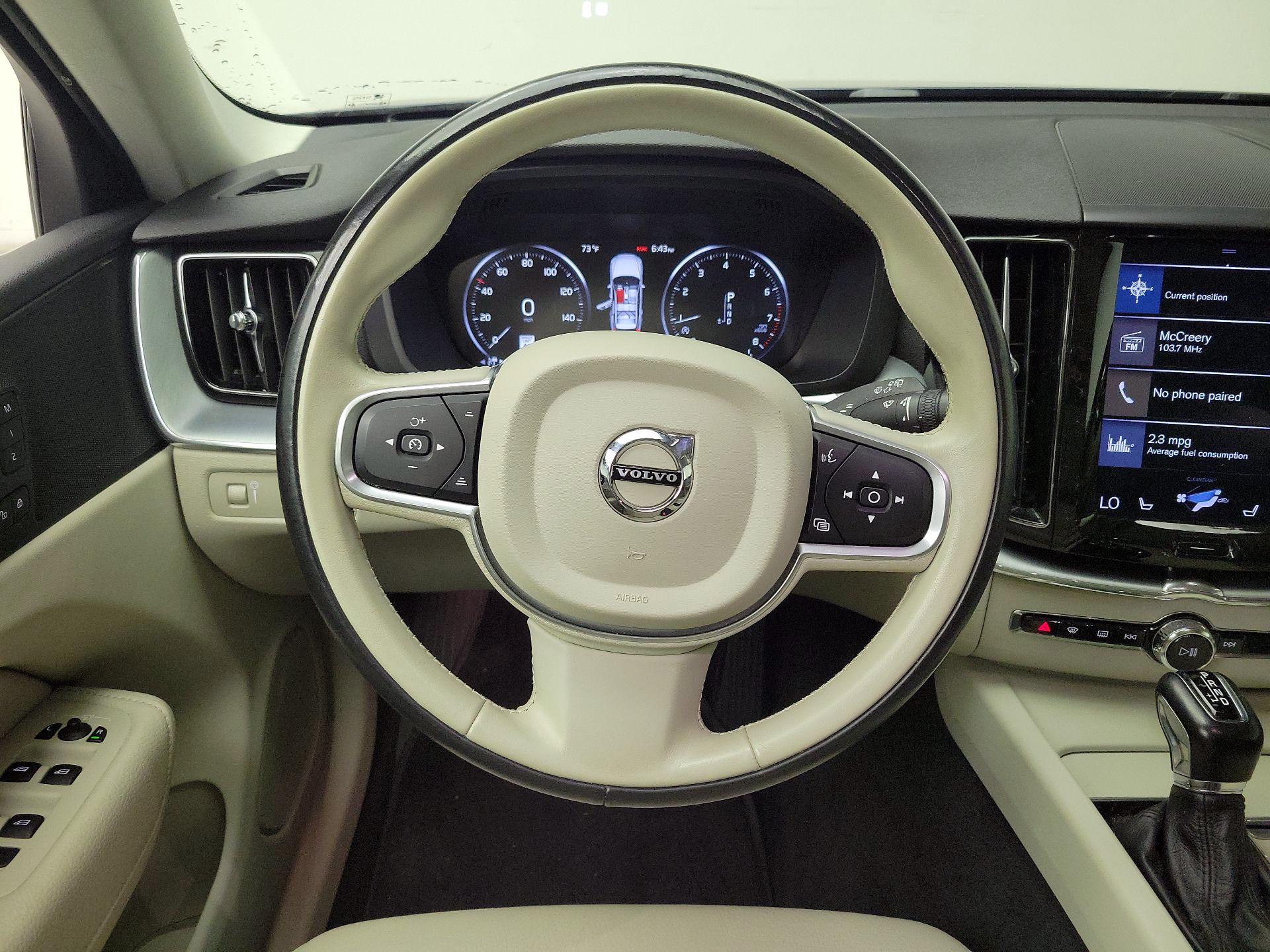 Thumbnail: 2018 Volvo XC60 - 10