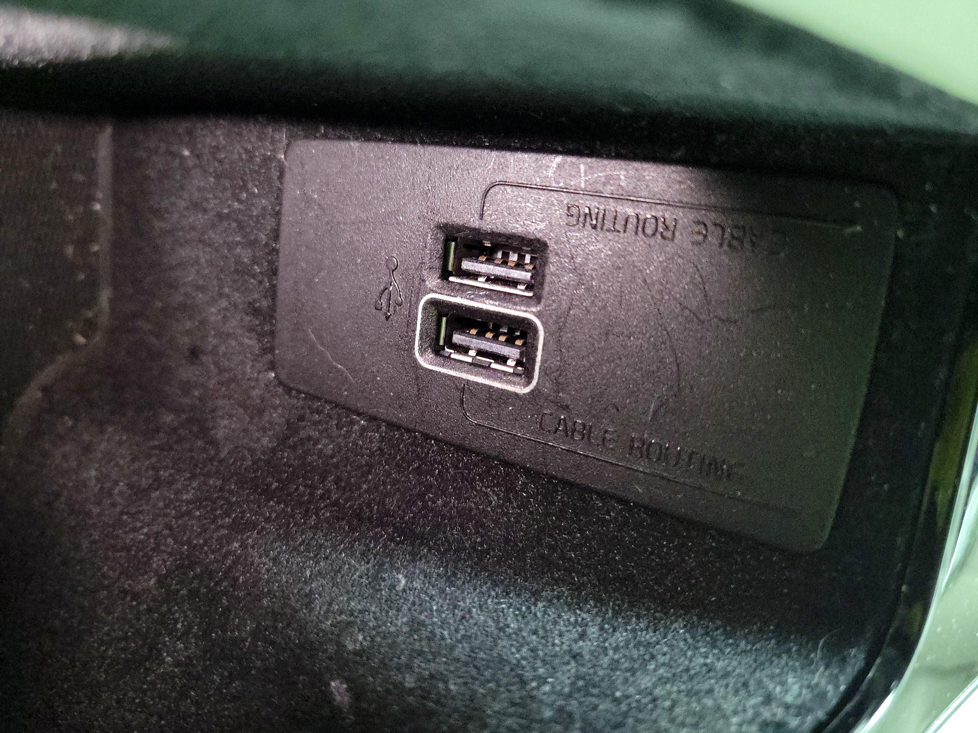 Thumbnail: 2018 Volvo XC60 - 18