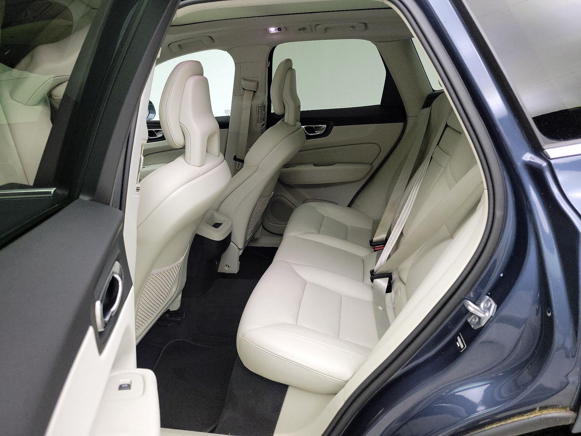 Thumbnail: 2018 Volvo XC60 - 20