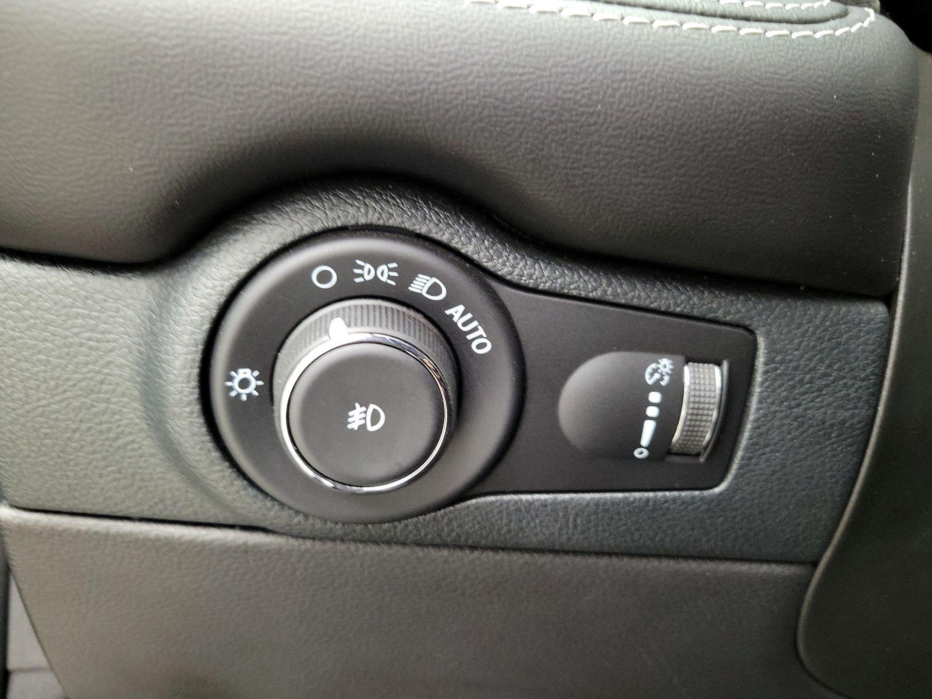 Thumbnail: 2021 Dodge Durango - 13